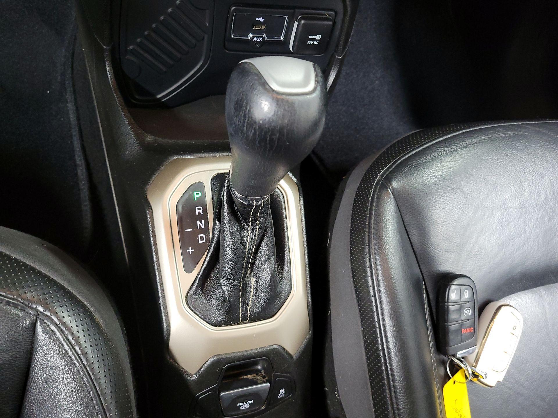 Thumbnail: 2017 Jeep Renegade - 17