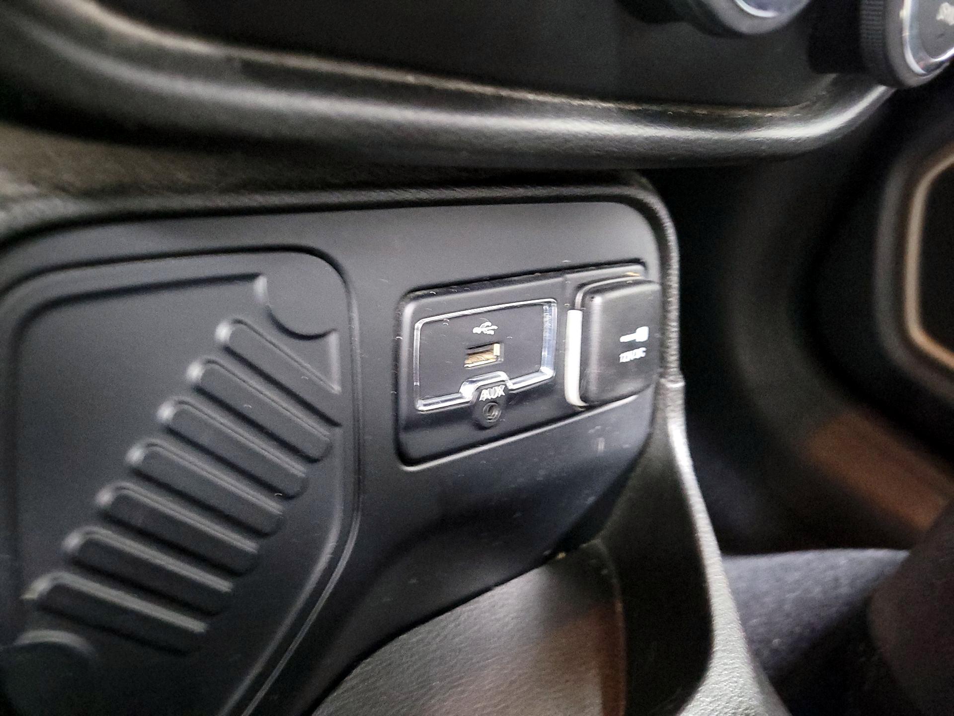 Thumbnail: 2017 Jeep Renegade - 18