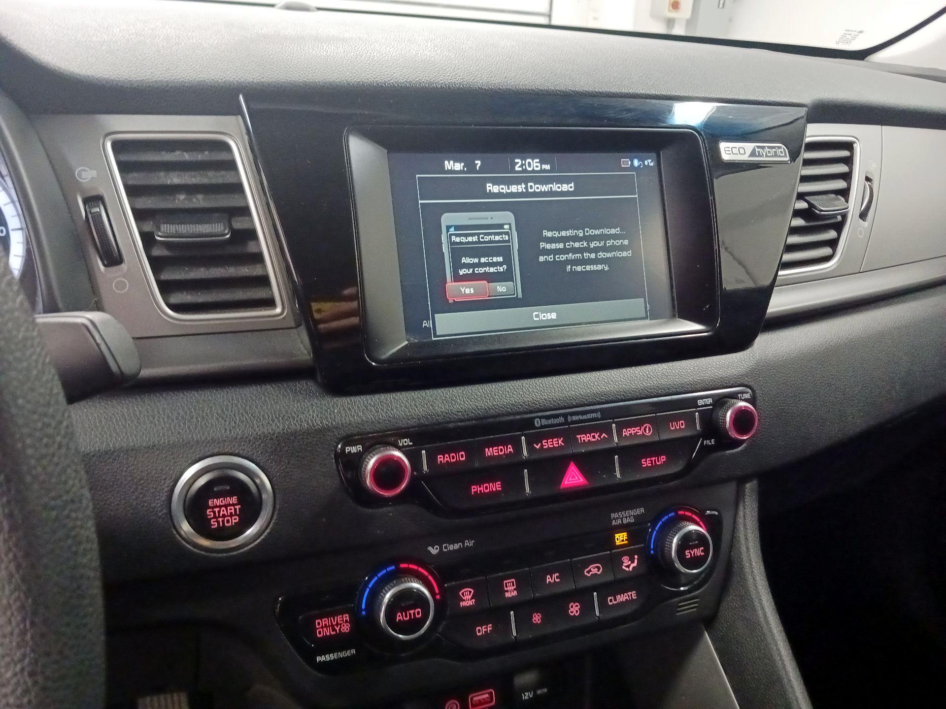 Thumbnail: 2018 Kia Niro - 15