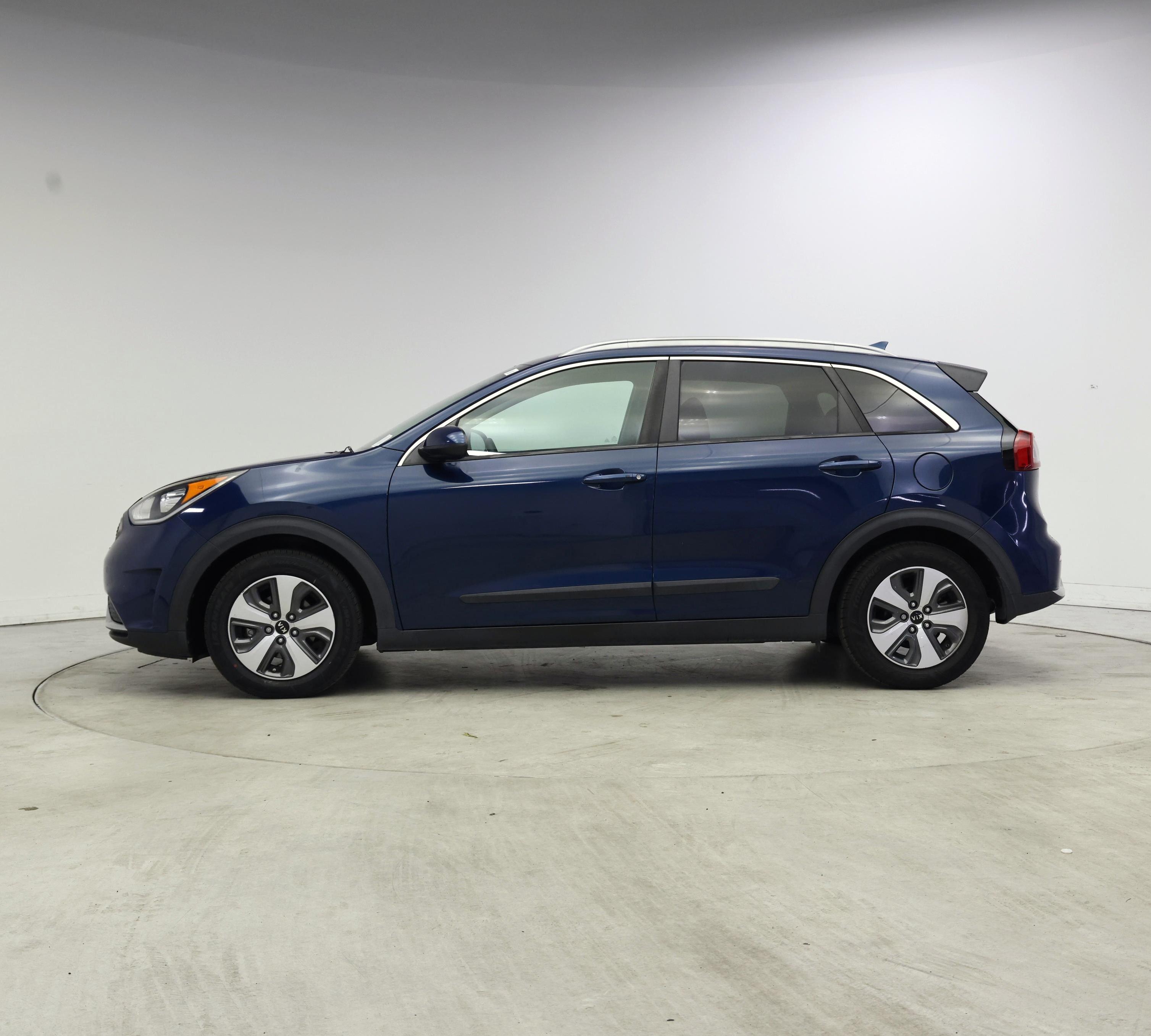 Thumbnail: 2018 Kia Niro - 3