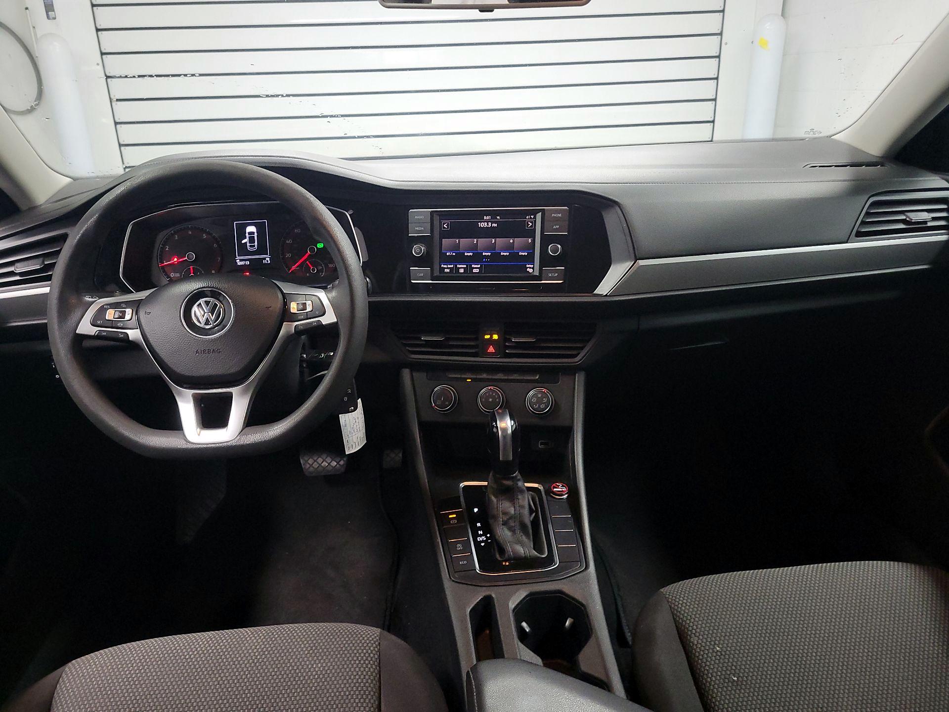 Thumbnail: 2019 Volkswagen Jetta - 9