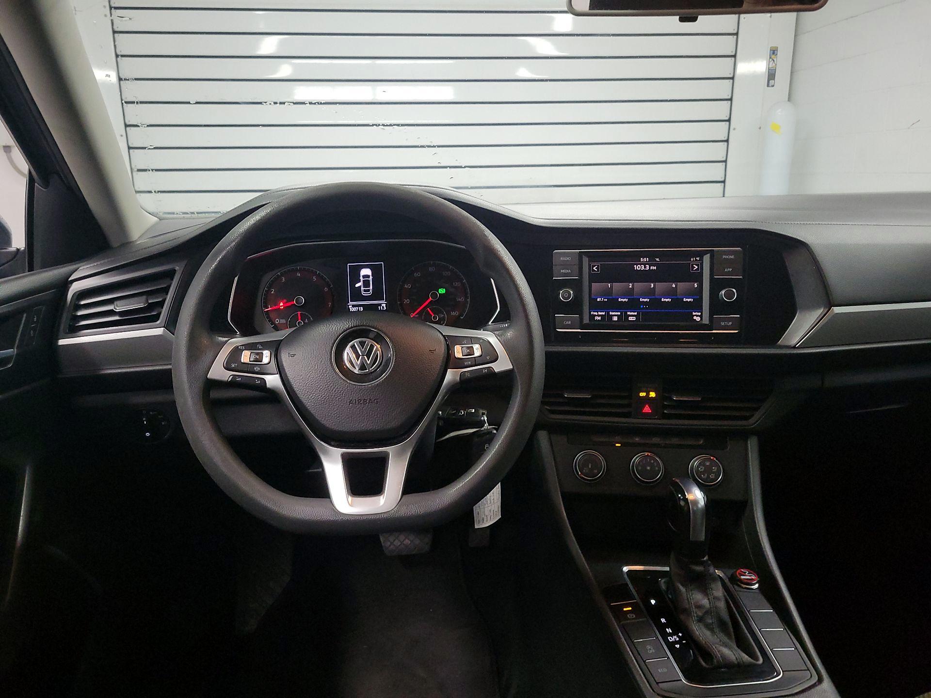 Thumbnail: 2019 Volkswagen Jetta - 10