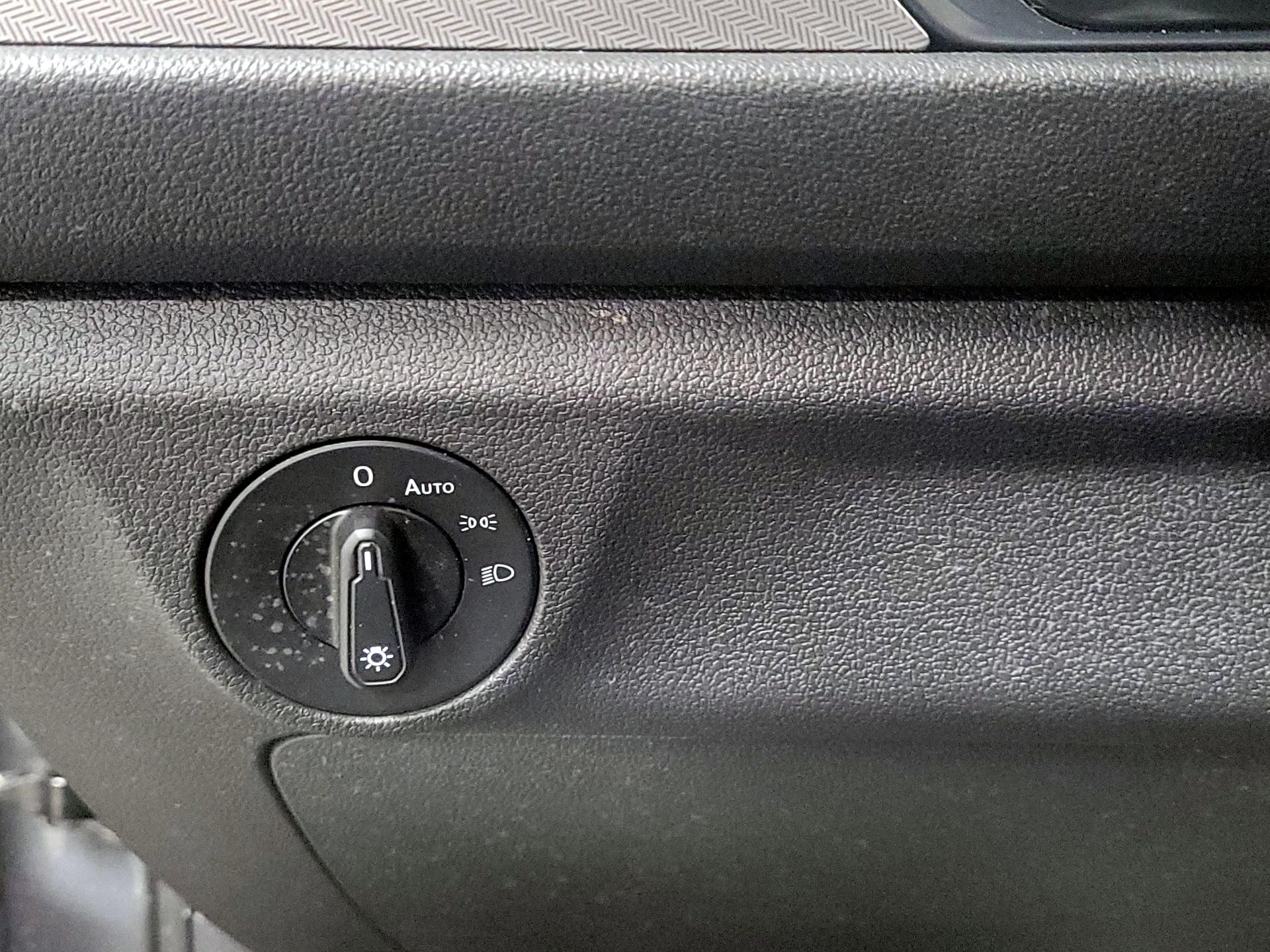 Thumbnail: 2019 Volkswagen Jetta - 13