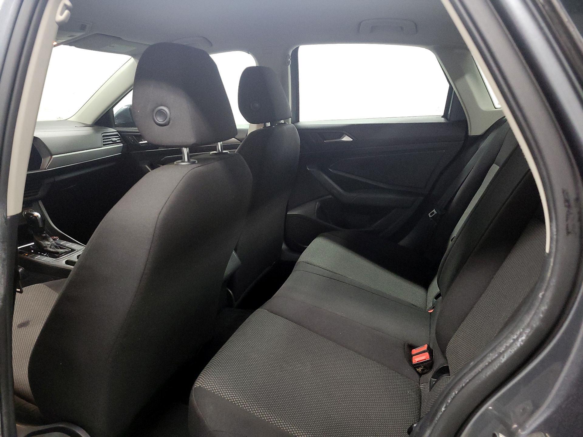 Thumbnail: 2019 Volkswagen Jetta - 18