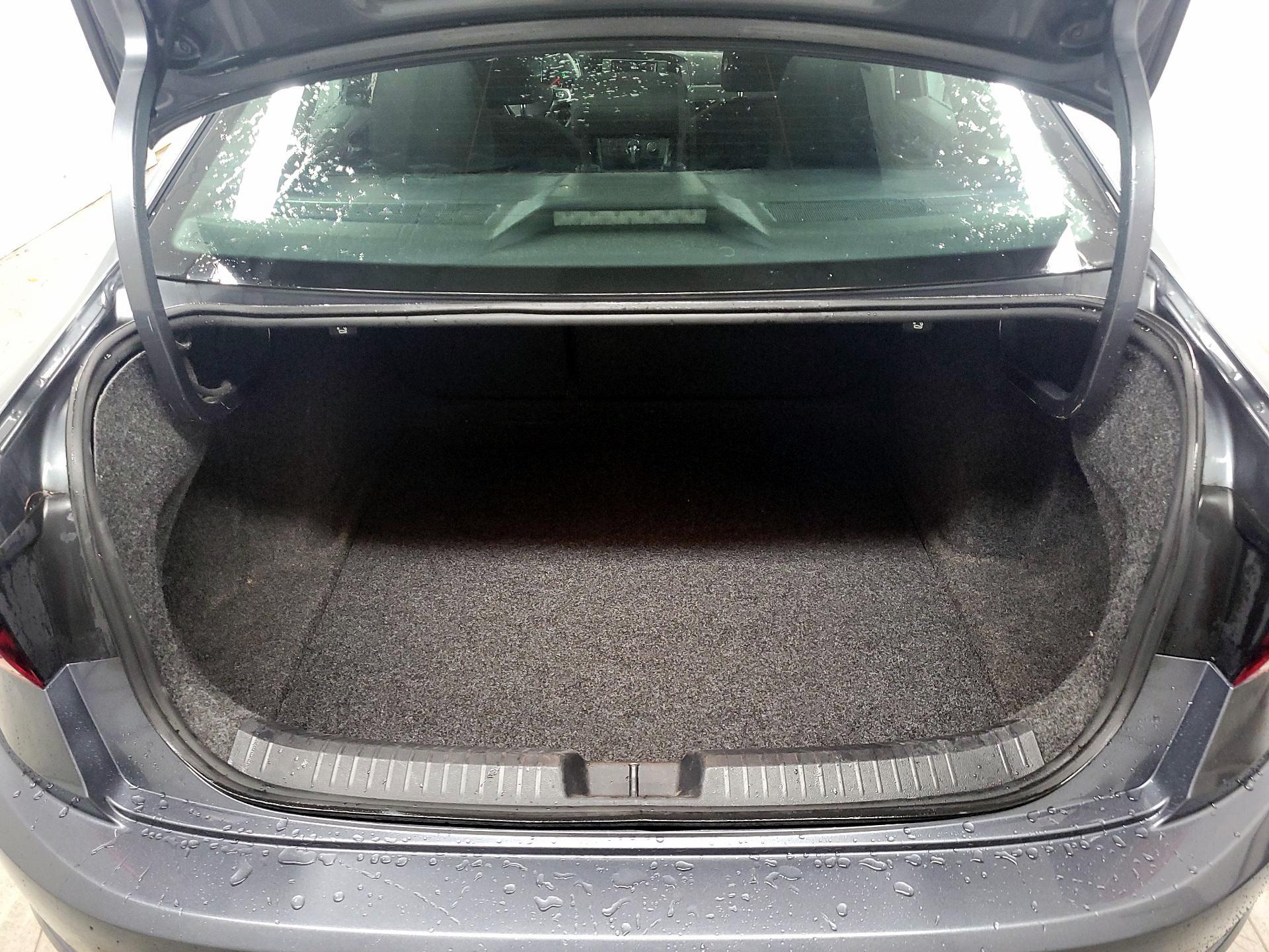 Thumbnail: 2019 Volkswagen Jetta - 19