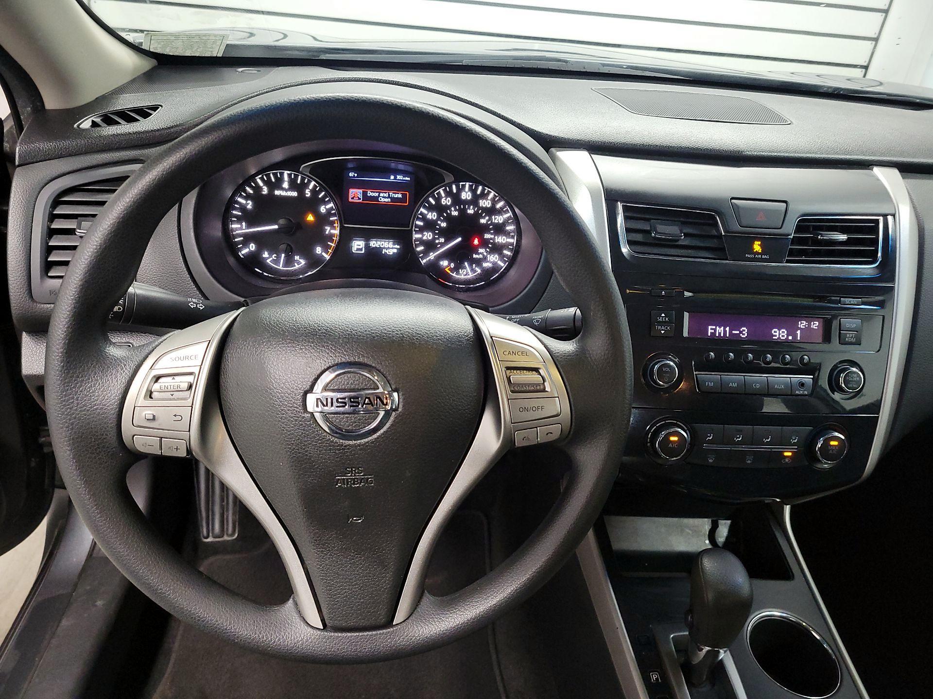 Thumbnail: 2015 Nissan Altima - 10