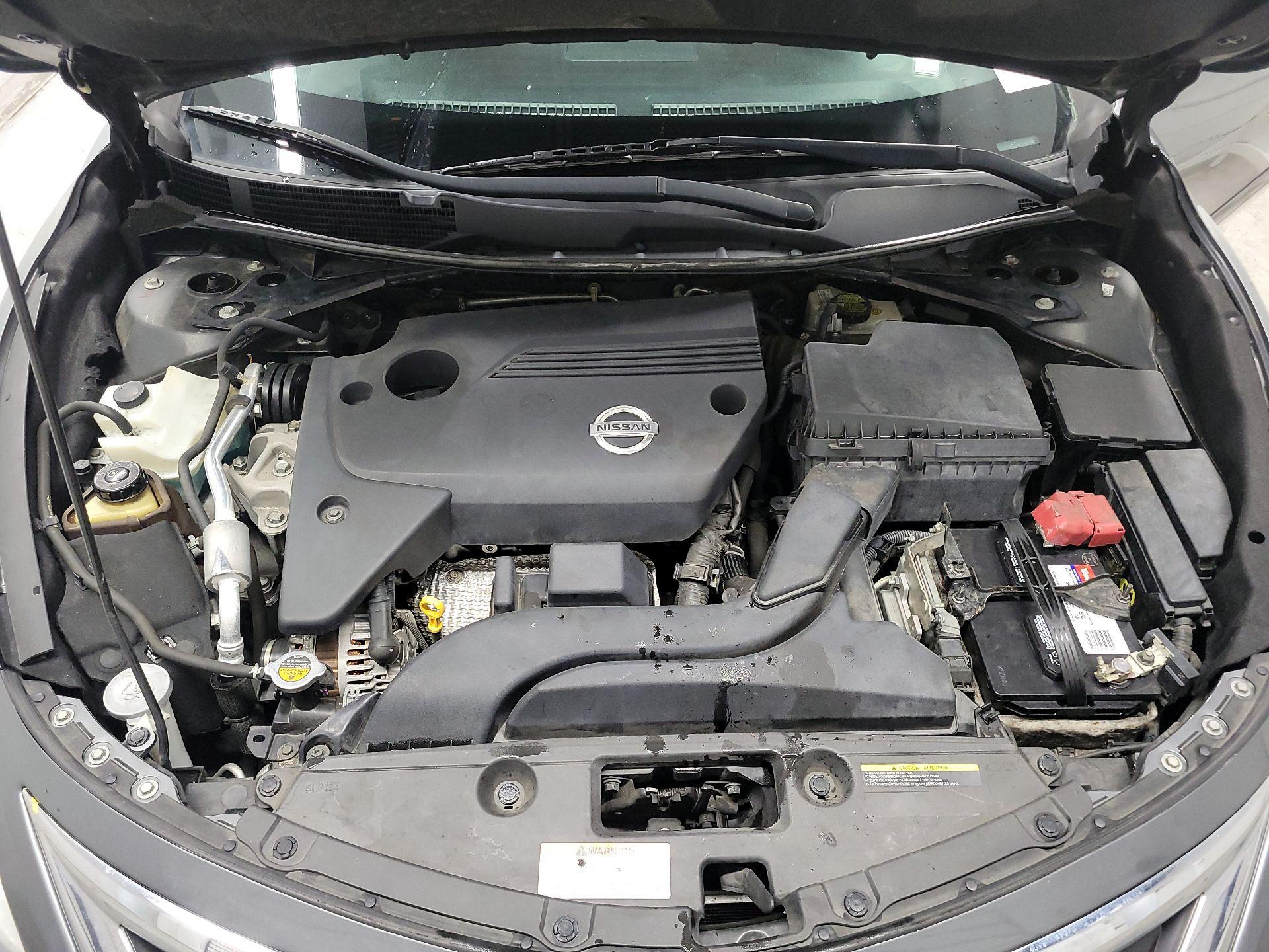 Thumbnail: 2015 Nissan Altima - 18