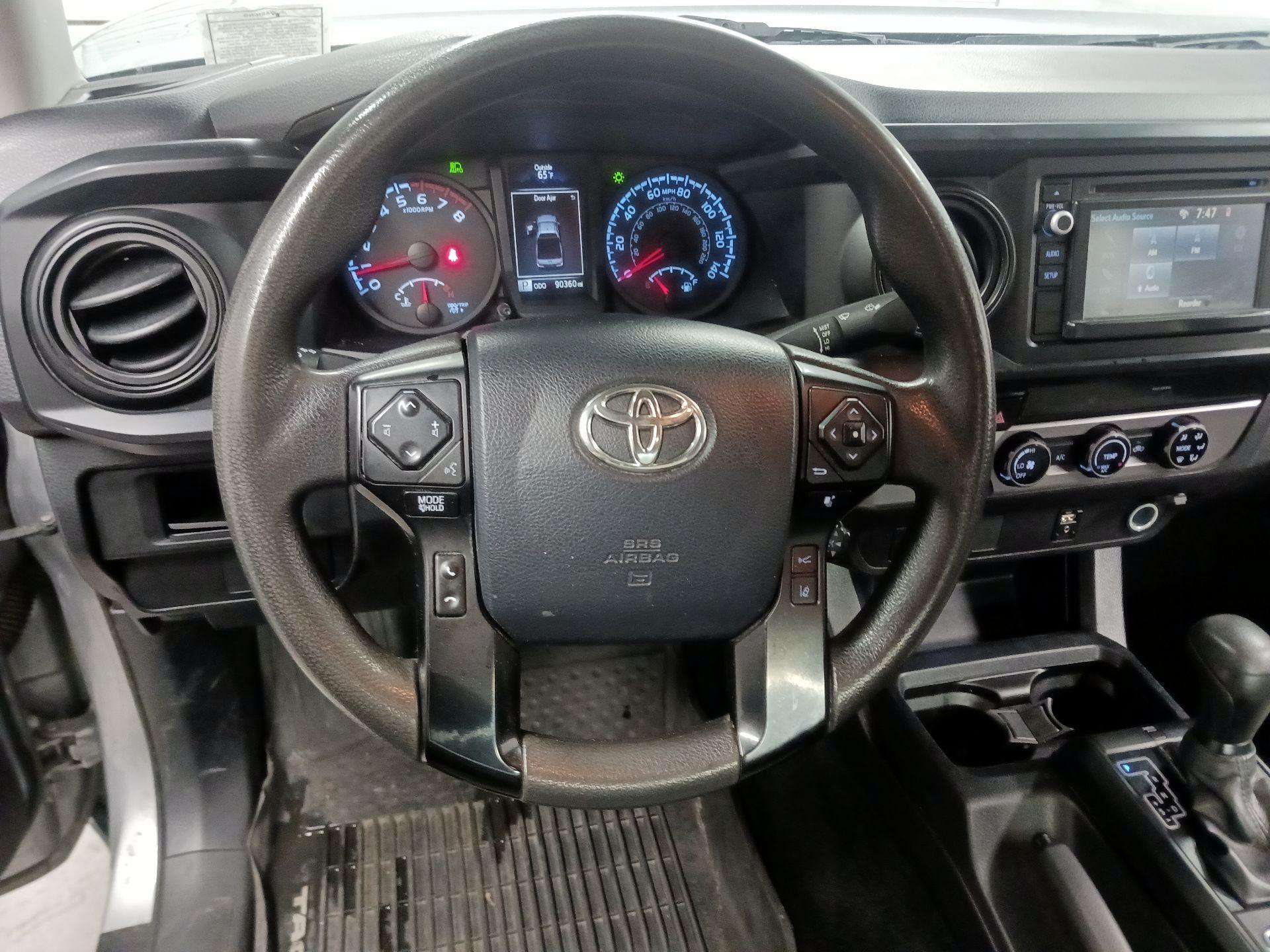 Thumbnail: 2018 Toyota Tacoma - 10