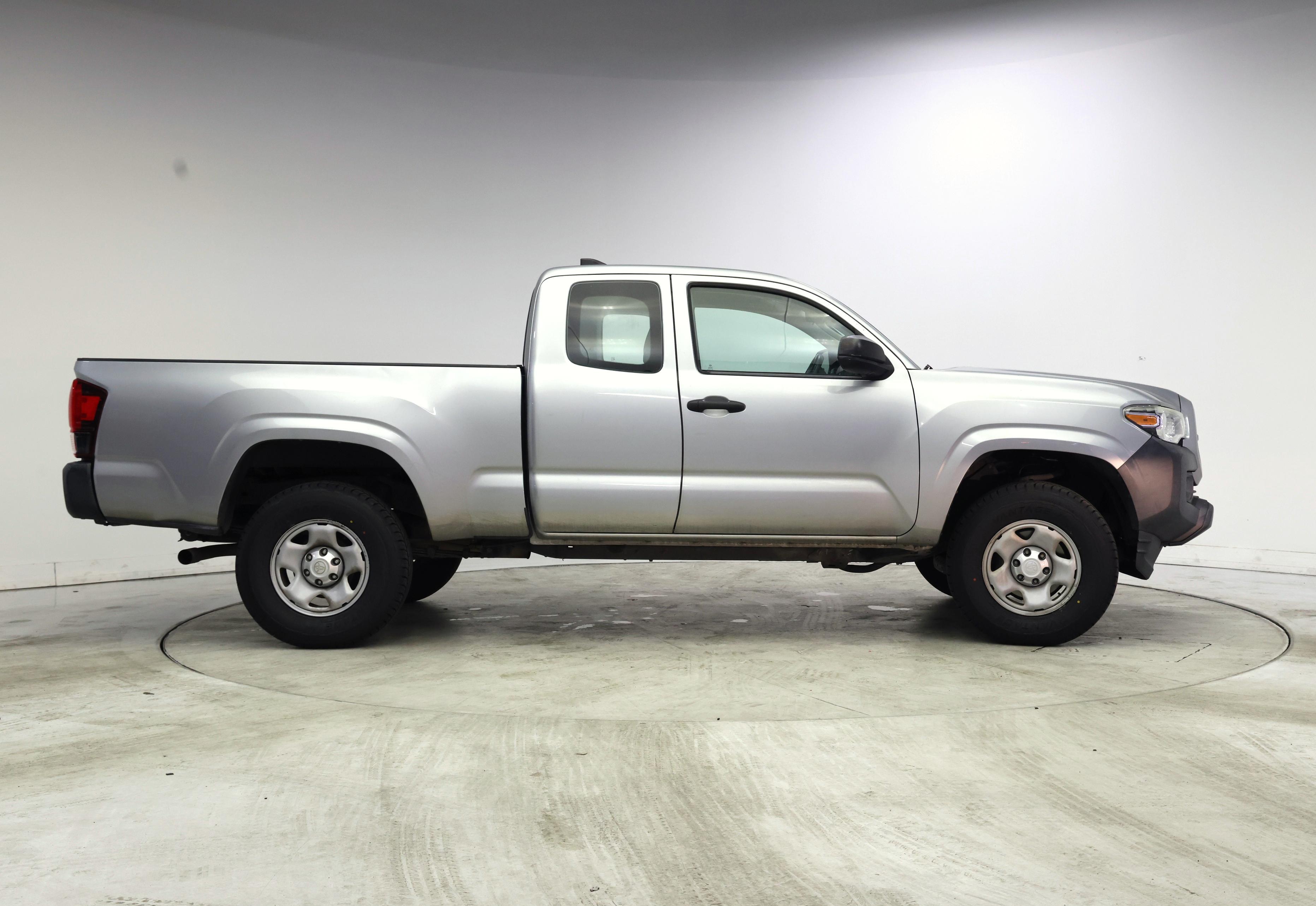 Thumbnail: 2018 Toyota Tacoma - 7