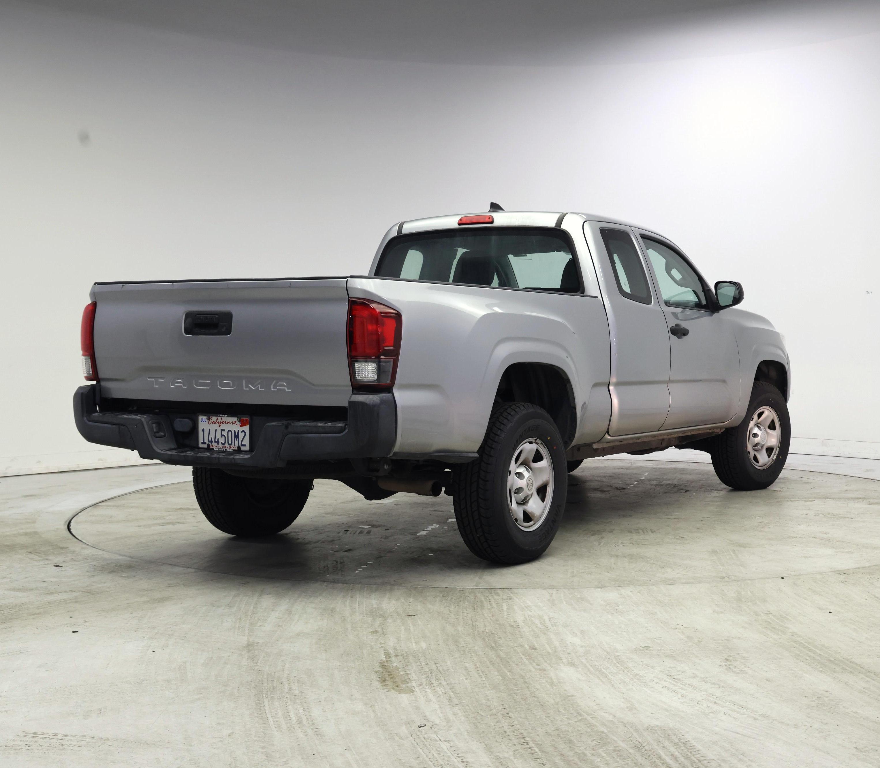 Thumbnail: 2018 Toyota Tacoma - 8