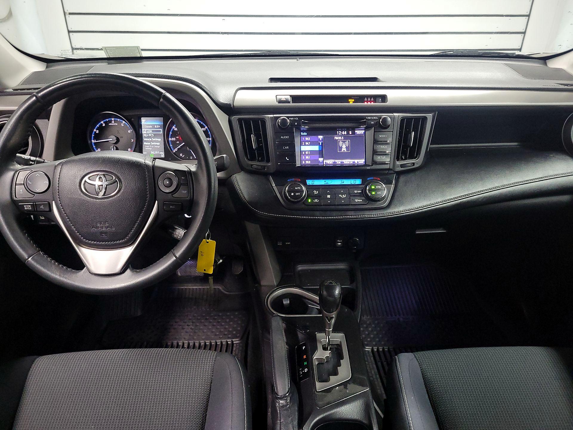 Thumbnail: 2018 Toyota RAV4 - 9