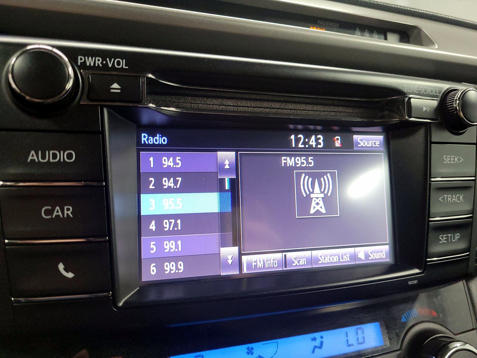 Thumbnail: 2018 Toyota RAV4 - 15