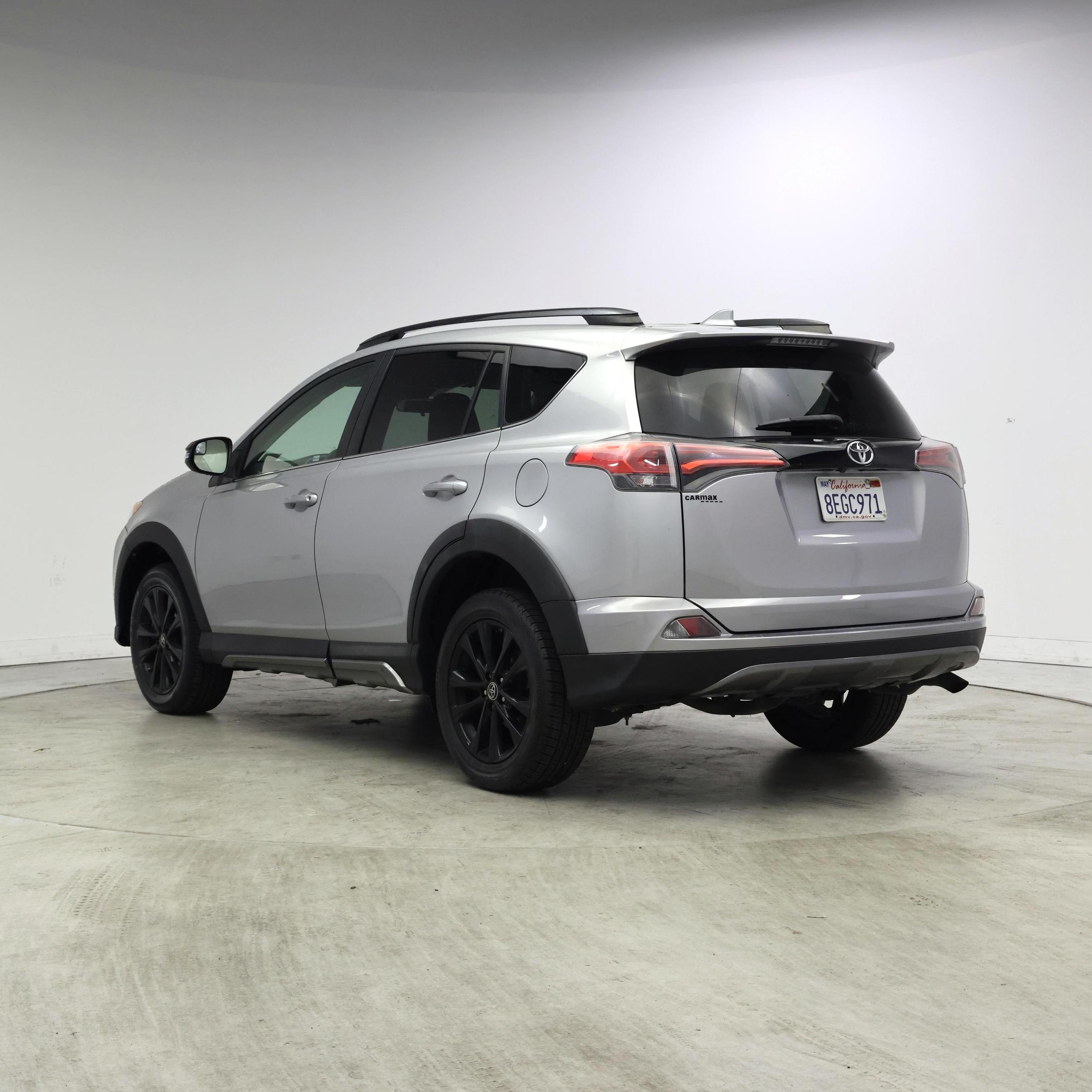 Thumbnail: 2018 Toyota RAV4 - 2