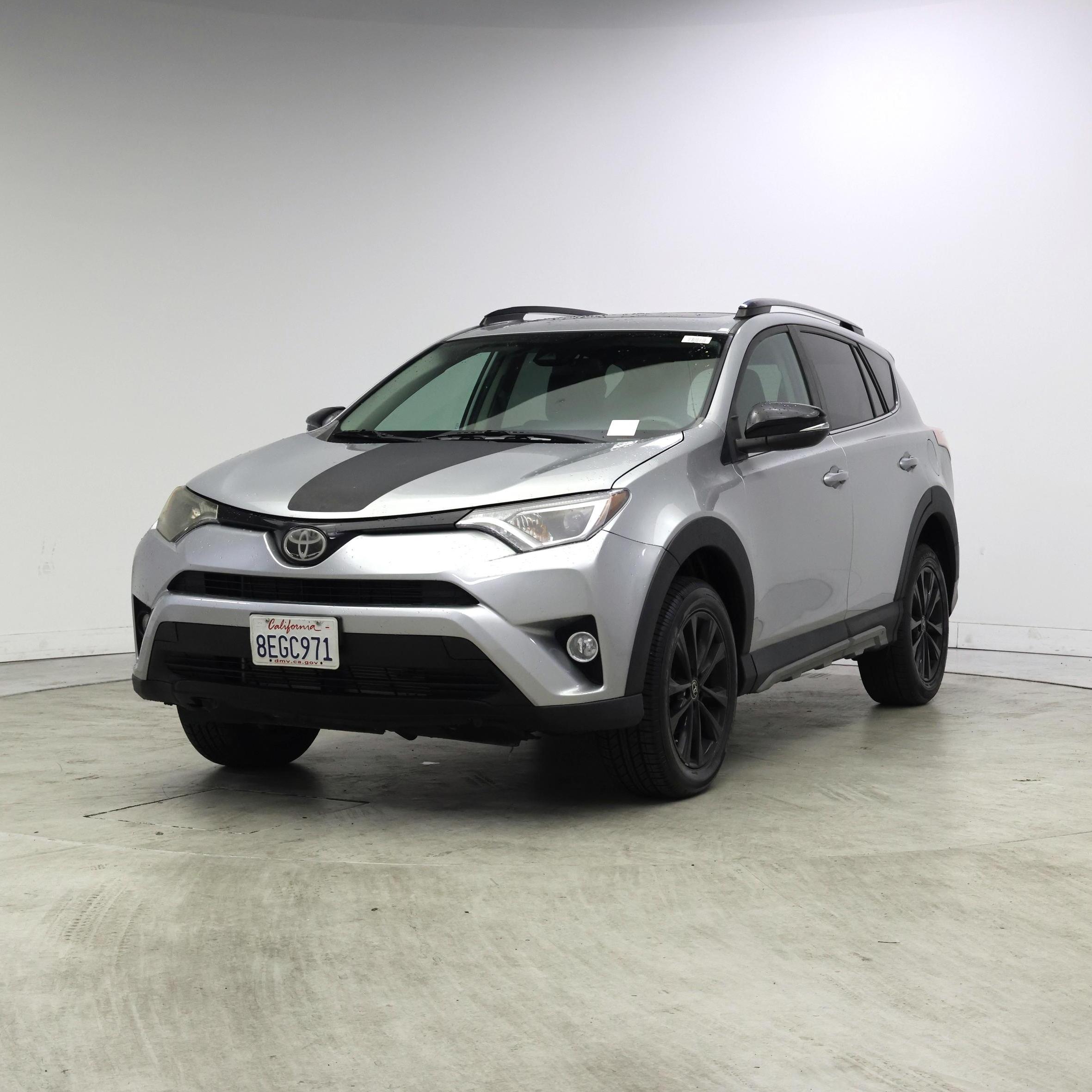 Thumbnail: 2018 Toyota RAV4 - 4