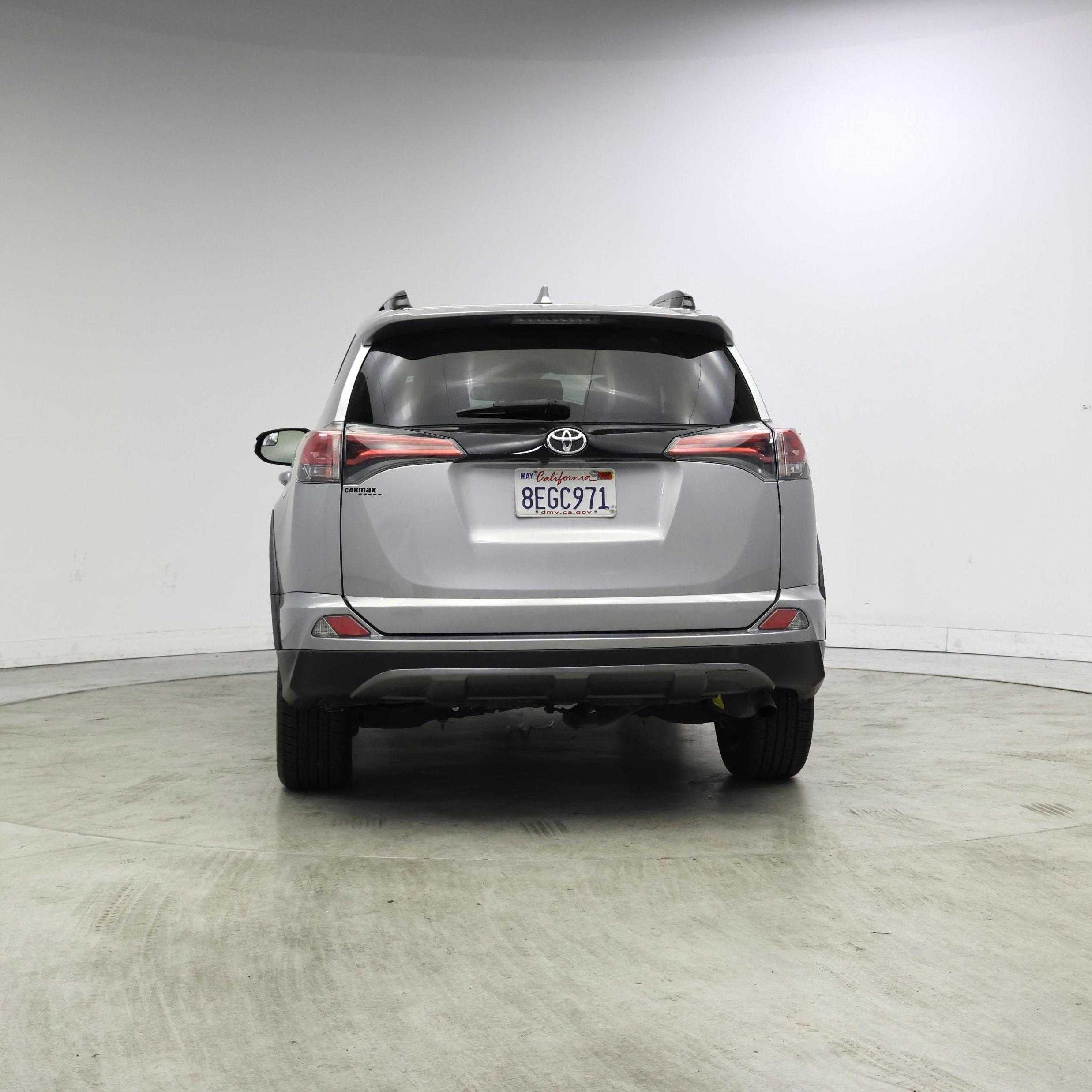 Thumbnail: 2018 Toyota RAV4 - 6