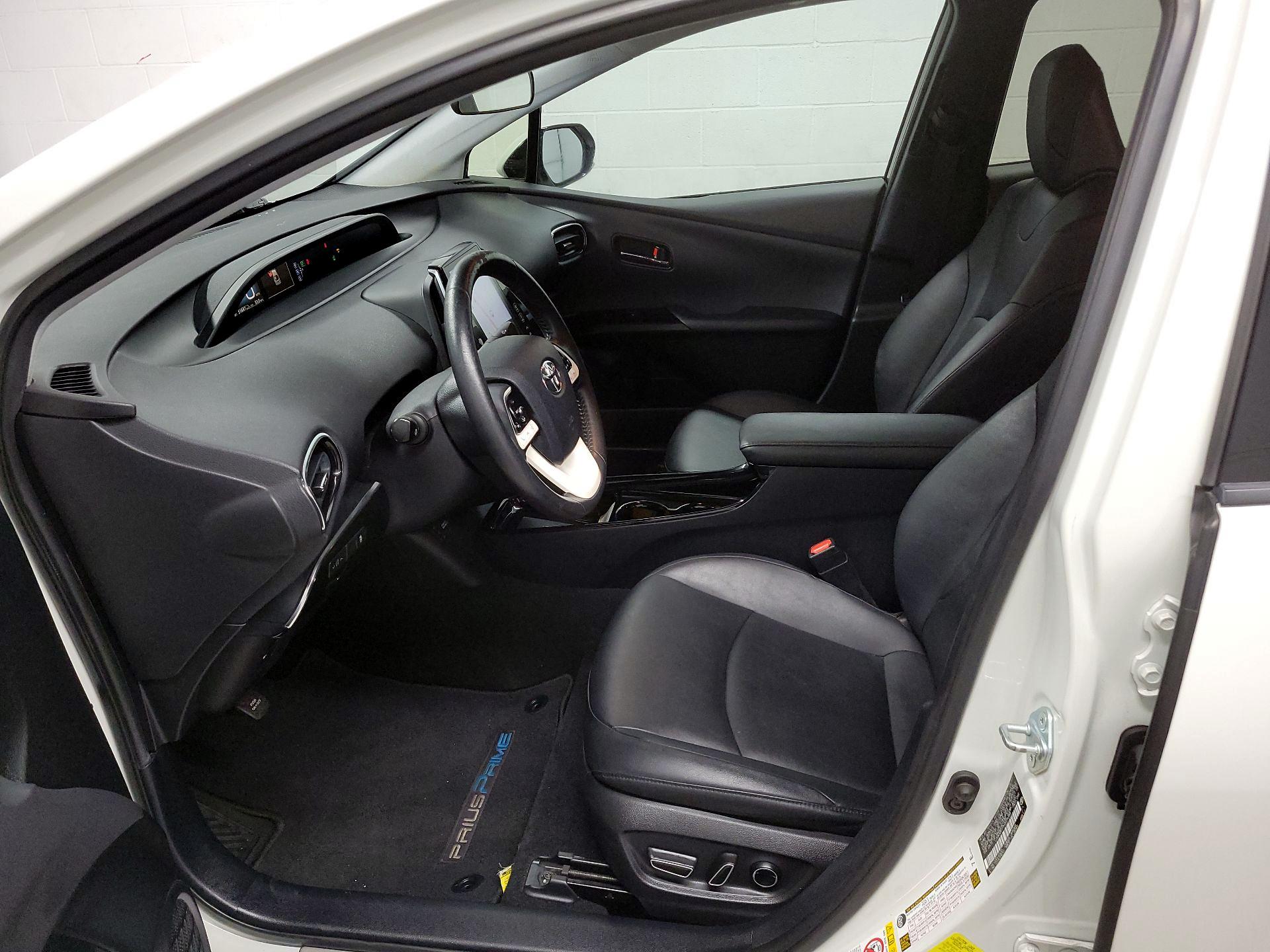 Thumbnail: 2017 Toyota Prius Prime - 11