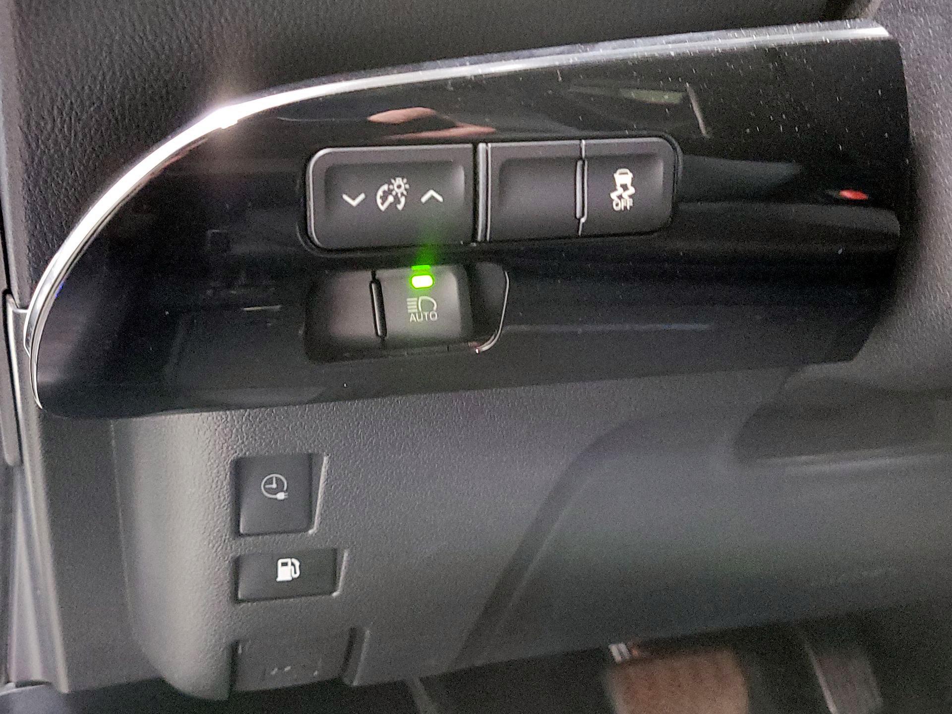 Thumbnail: 2017 Toyota Prius Prime - 13