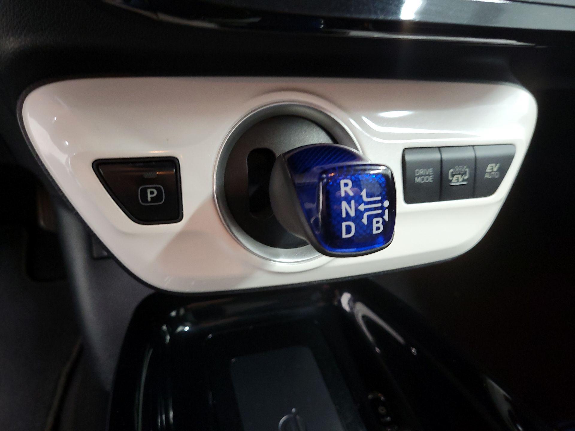 Thumbnail: 2017 Toyota Prius Prime - 18