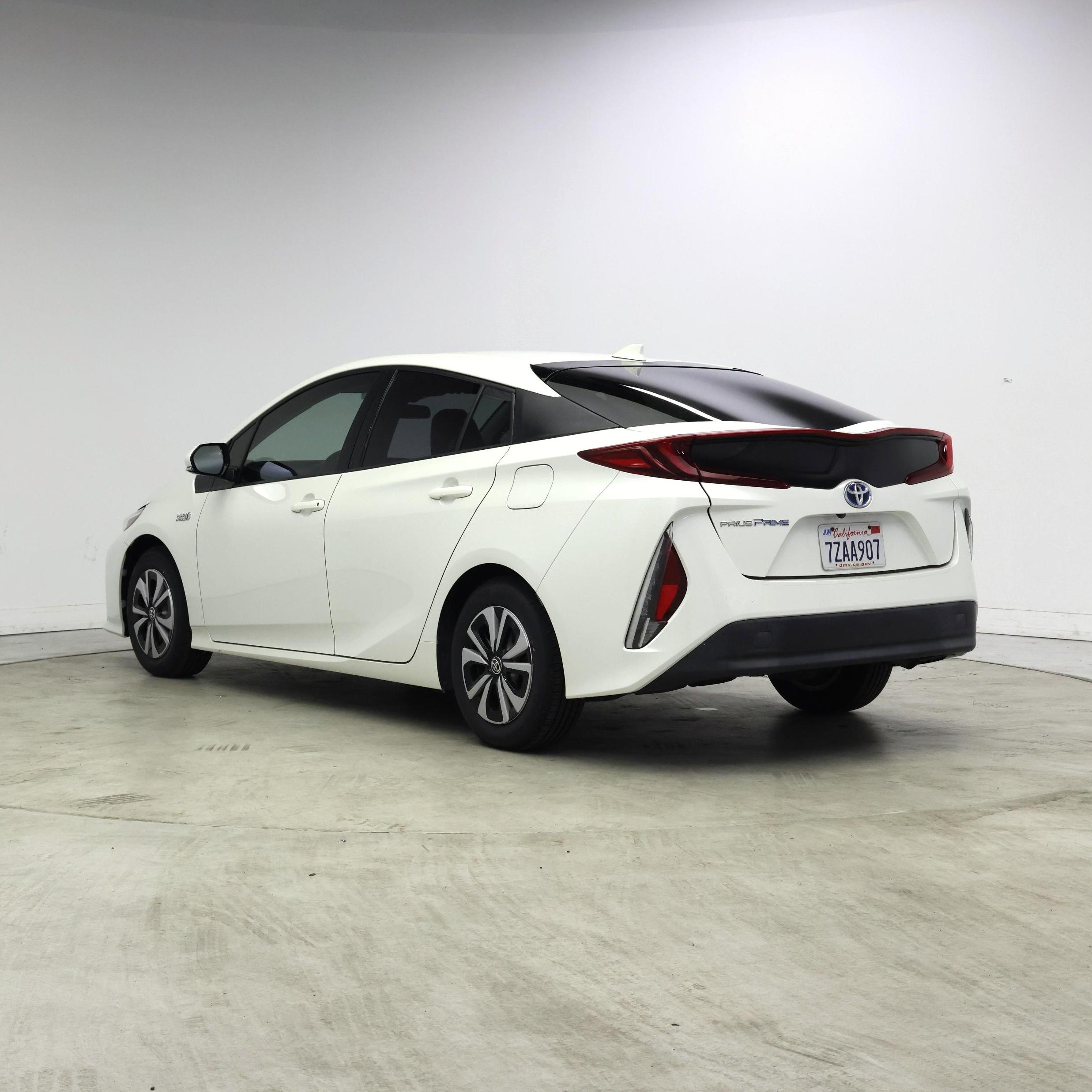 Thumbnail: 2017 Toyota Prius Prime - 2