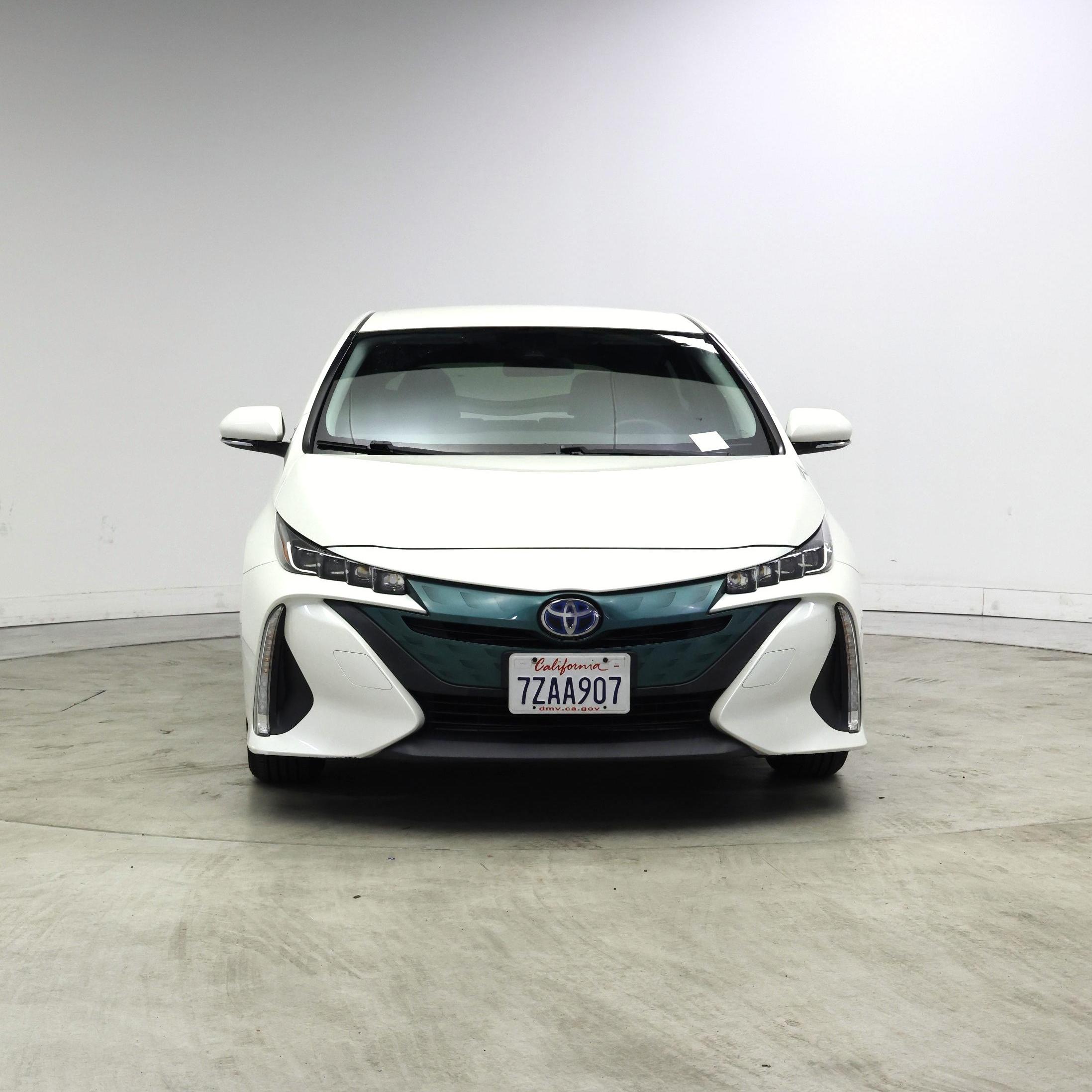 Thumbnail: 2017 Toyota Prius Prime - 5