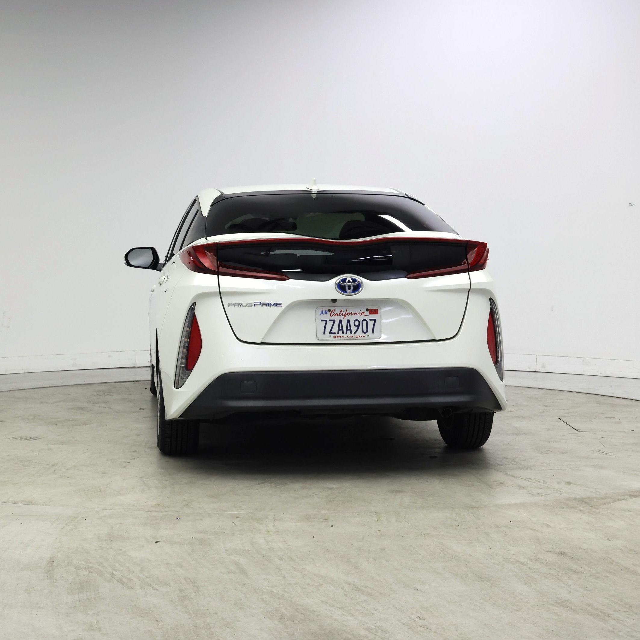 Thumbnail: 2017 Toyota Prius Prime - 6