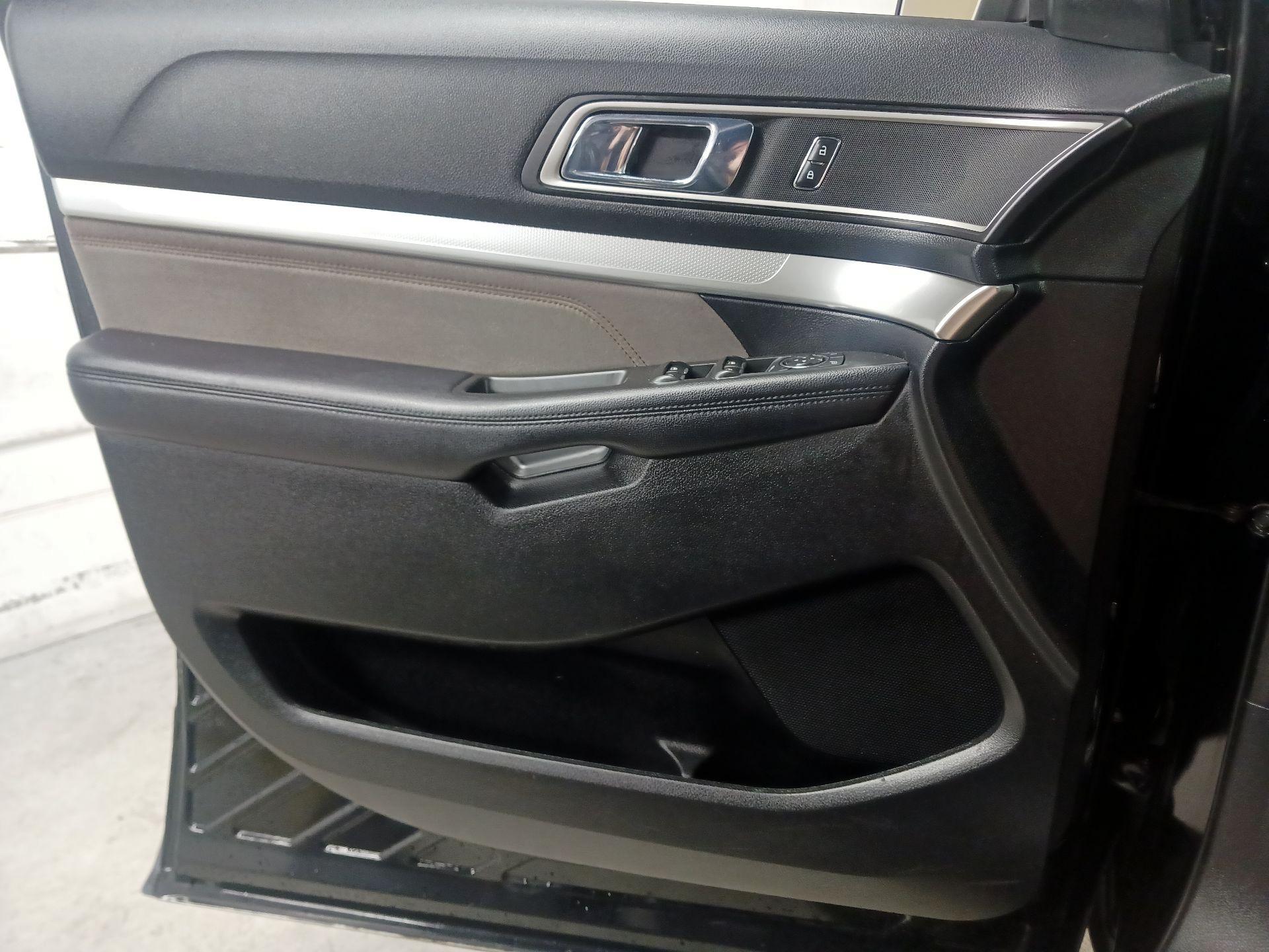 Thumbnail: 2017 Ford Explorer - 12