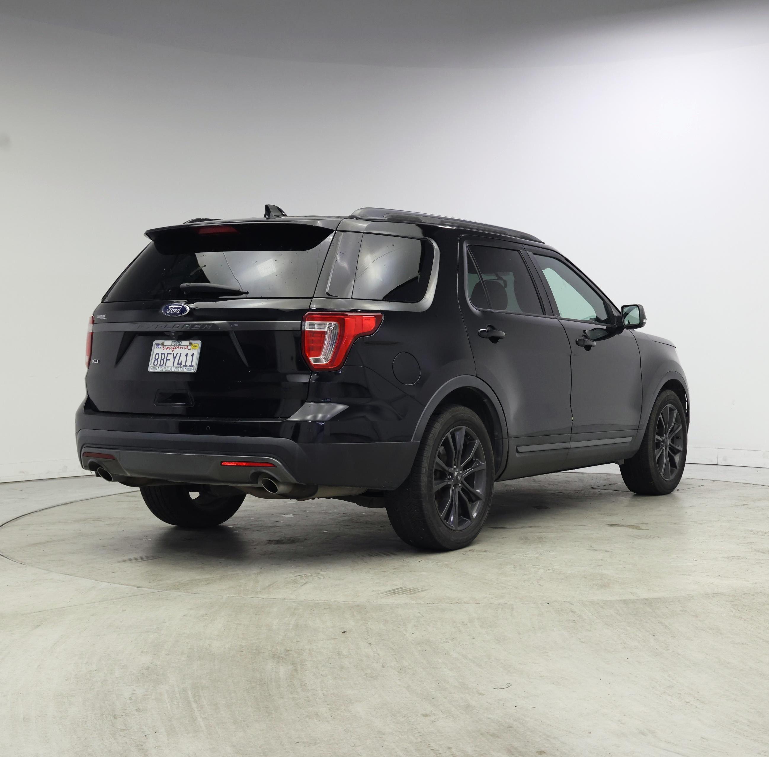 Thumbnail: 2017 Ford Explorer - 8