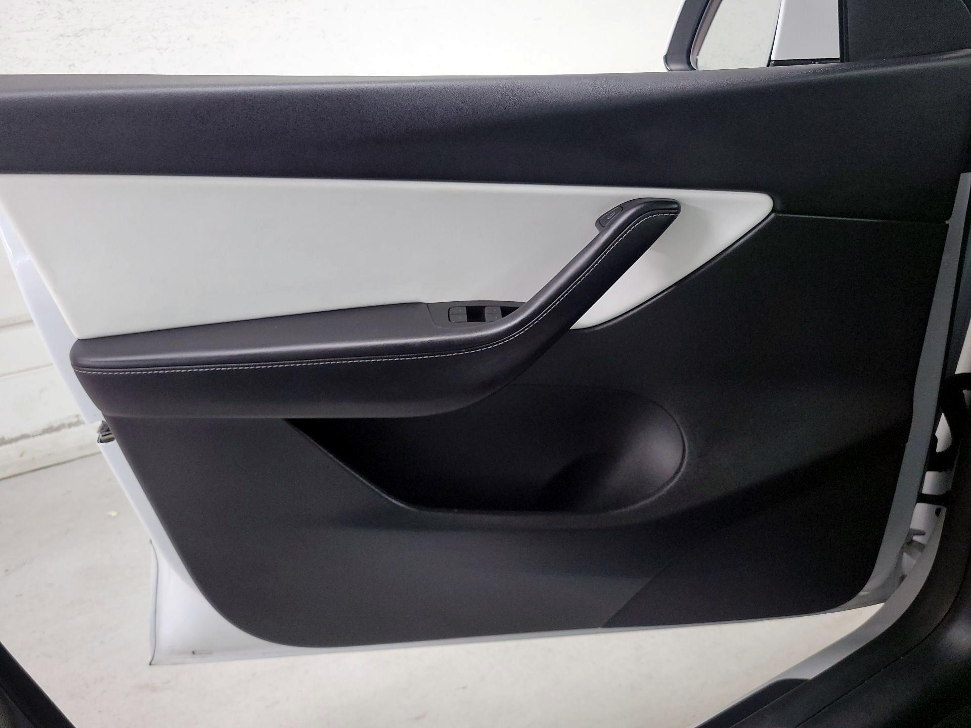 Thumbnail: 2022 Tesla Model Y - 12