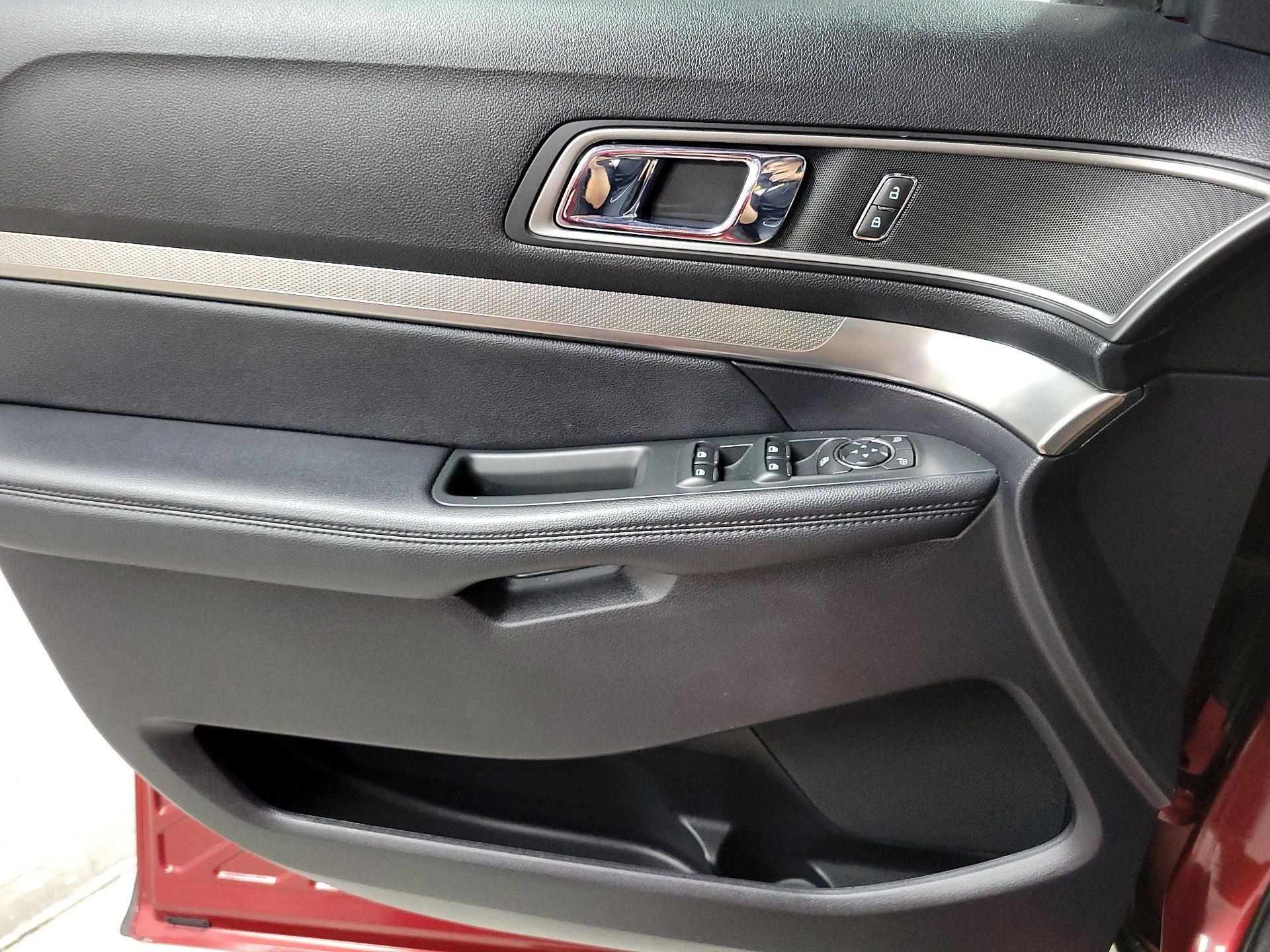 Thumbnail: 2019 Ford Explorer - 12