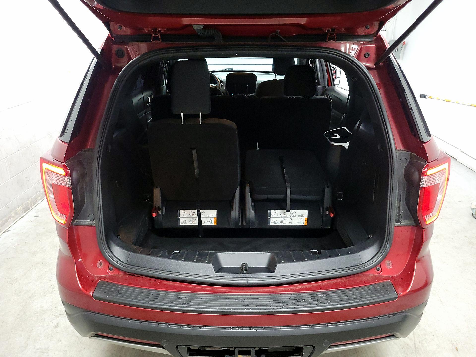 Thumbnail: 2019 Ford Explorer - 17