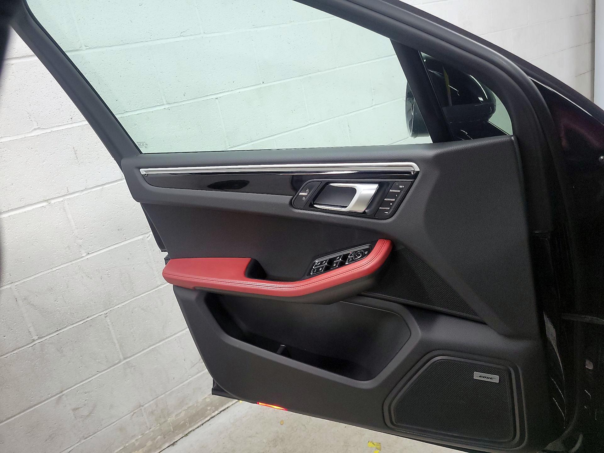 Thumbnail: 2020 Porsche Macan - 12