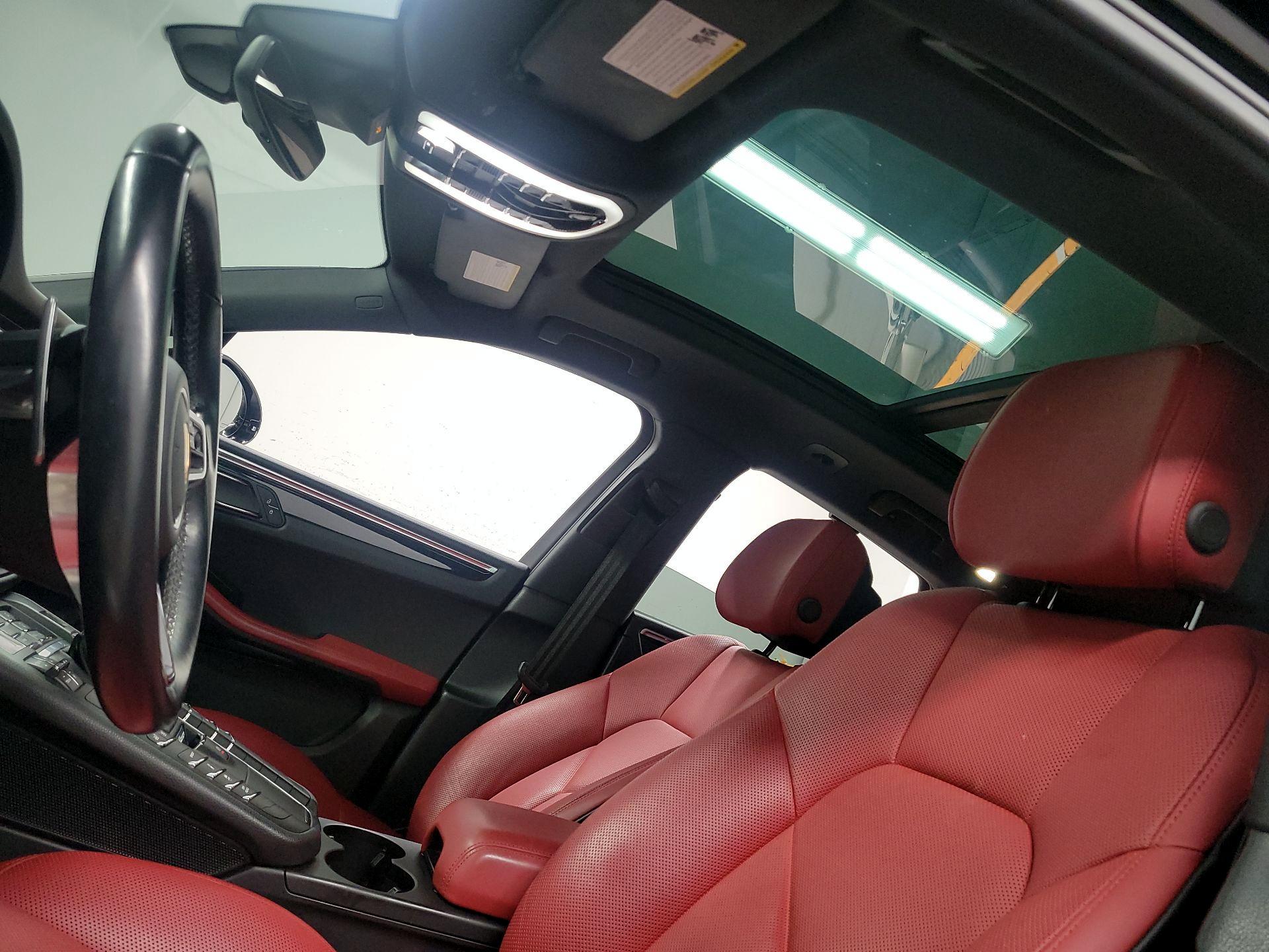 Thumbnail: 2020 Porsche Macan - 18