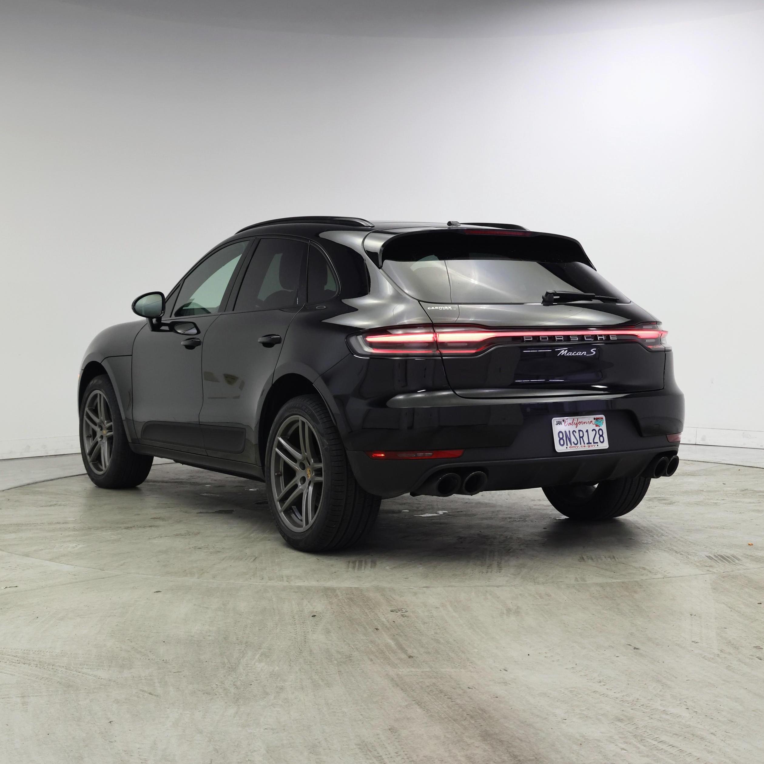 Thumbnail: 2020 Porsche Macan - 2