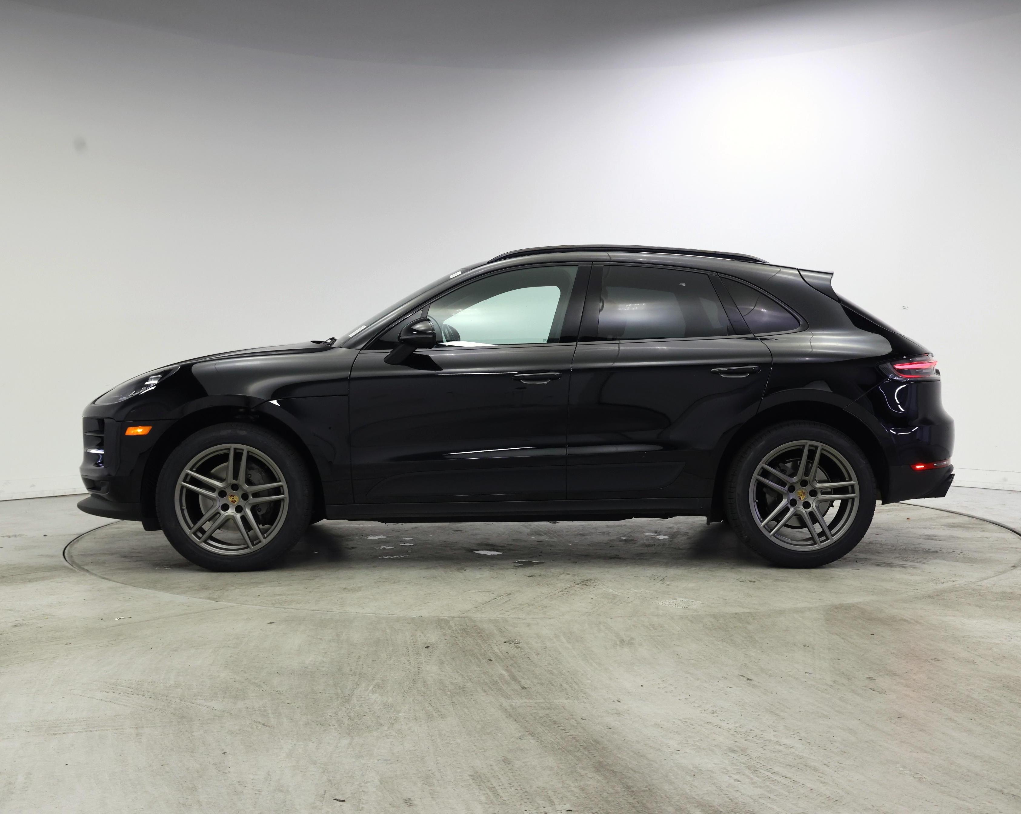 Thumbnail: 2020 Porsche Macan - 3