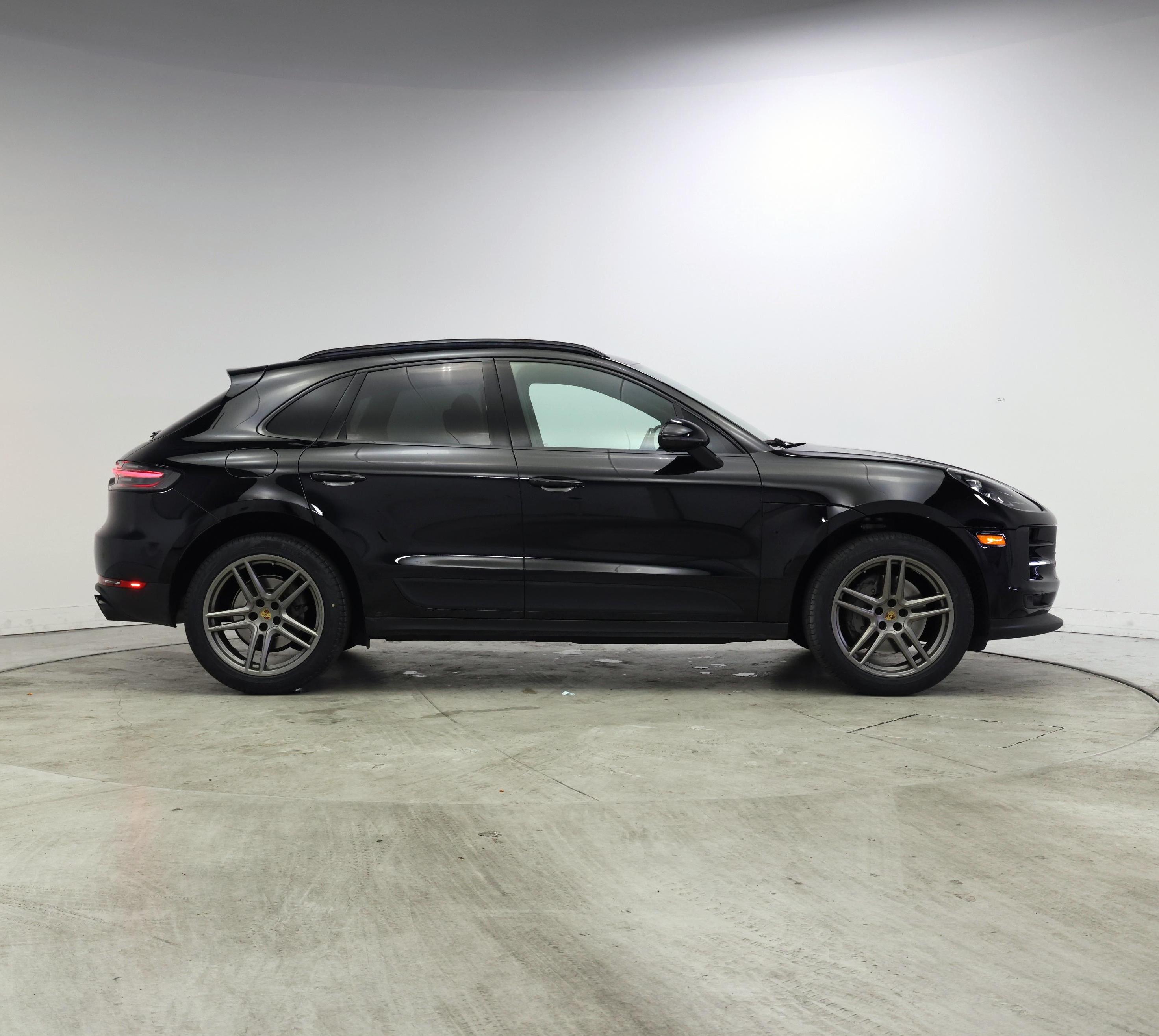 Thumbnail: 2020 Porsche Macan - 7