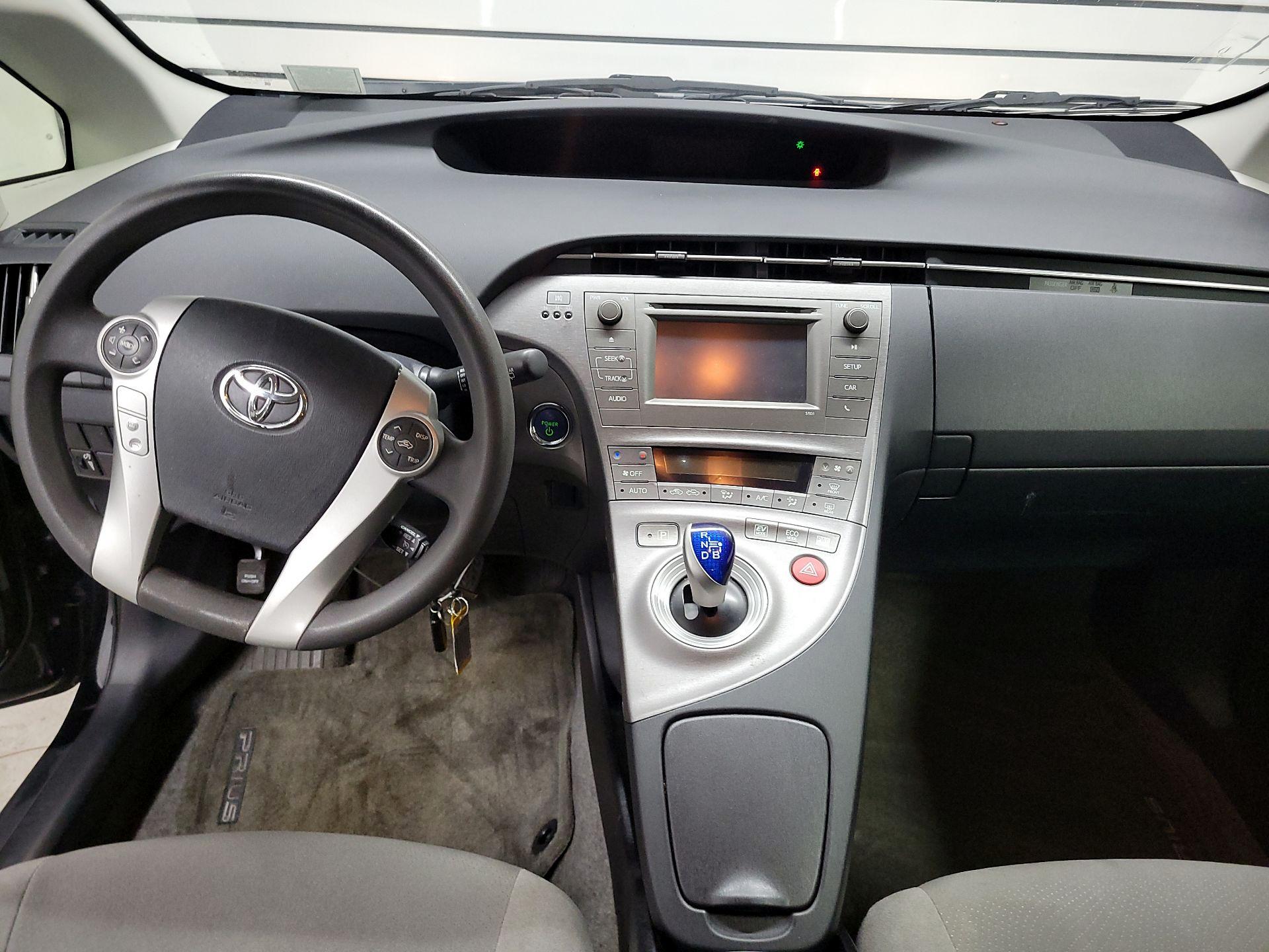 Thumbnail: 2014 Toyota Prius - 9