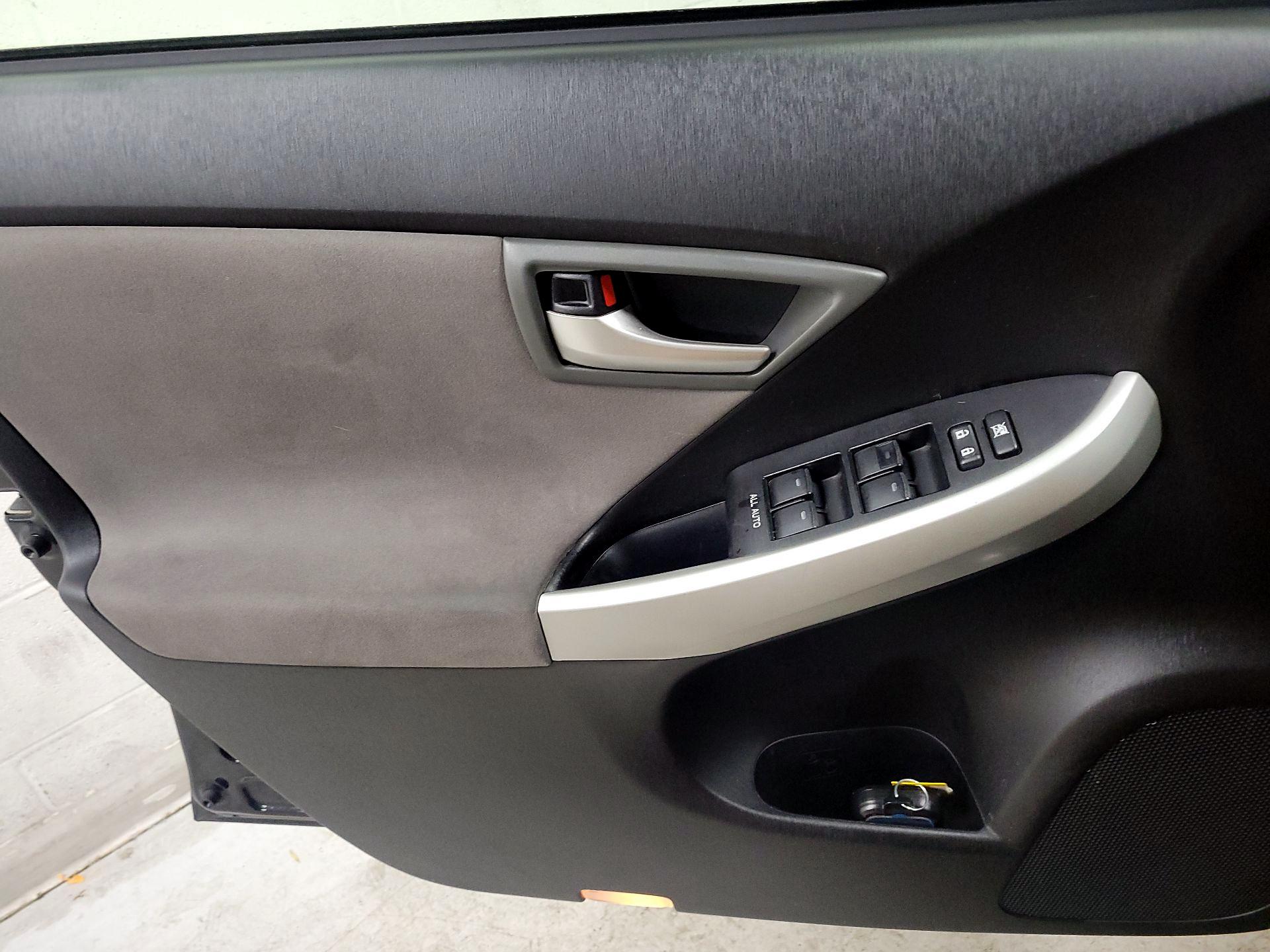 Thumbnail: 2014 Toyota Prius - 12