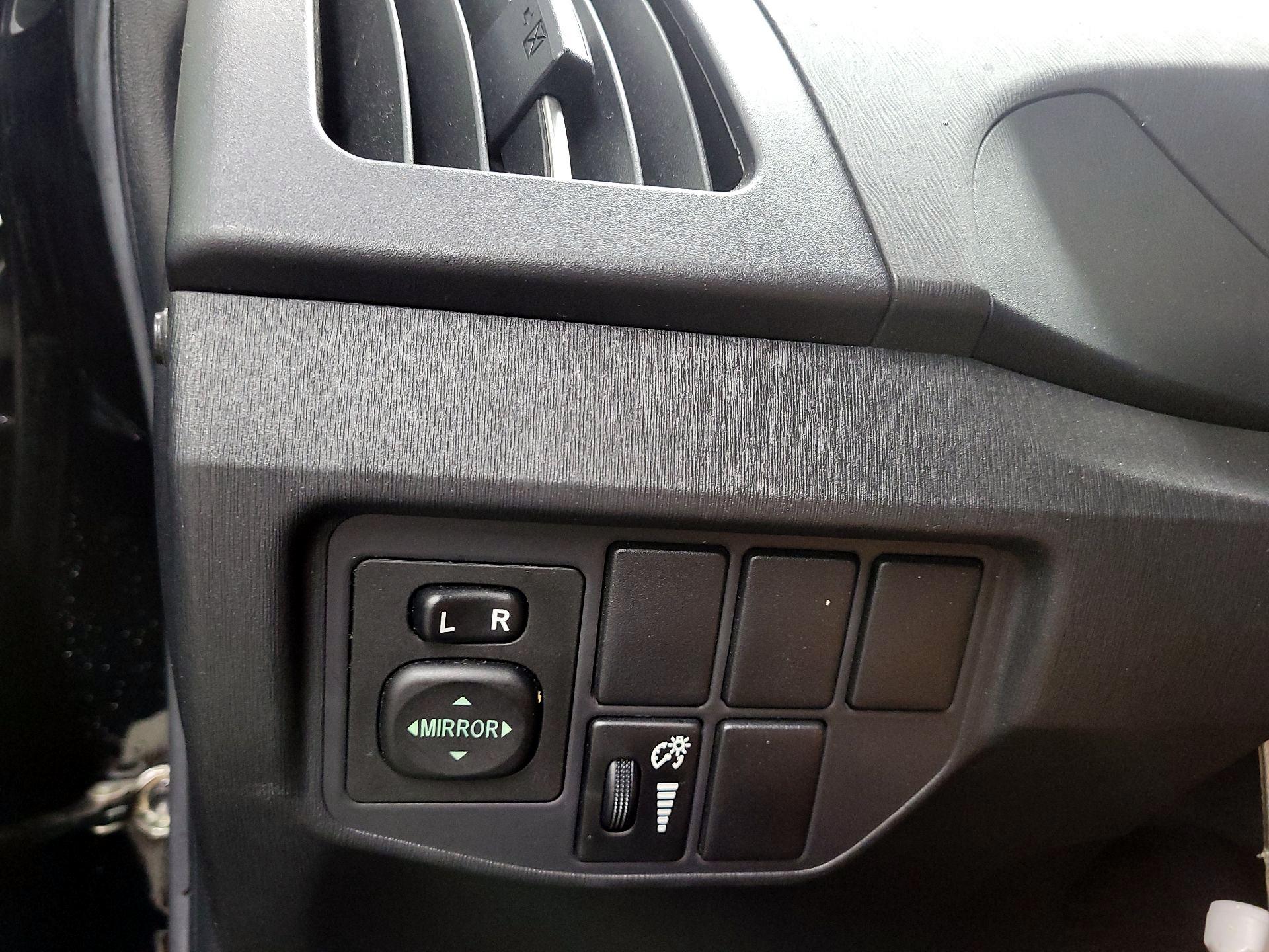 Thumbnail: 2014 Toyota Prius - 13