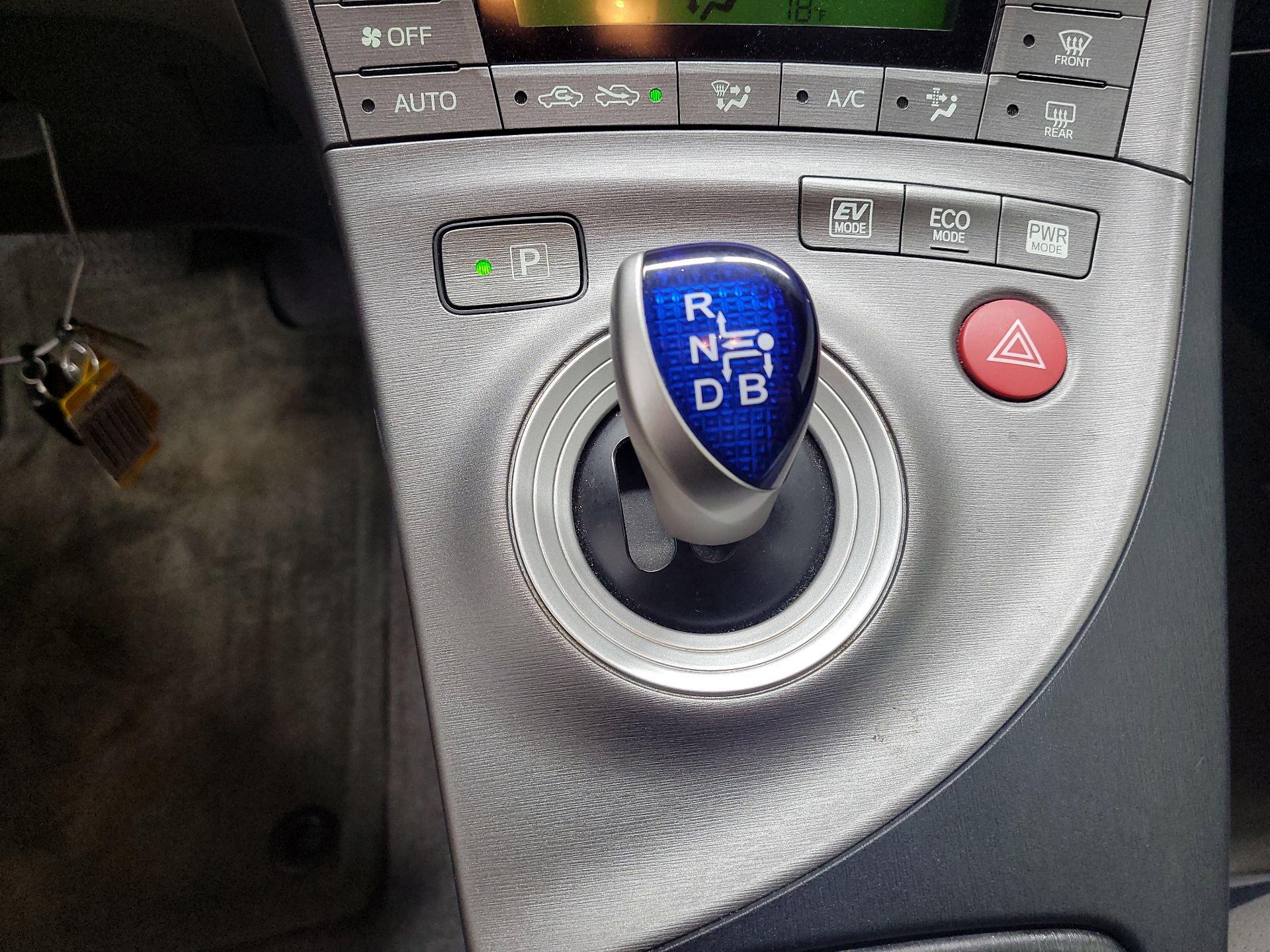 Thumbnail: 2014 Toyota Prius - 16