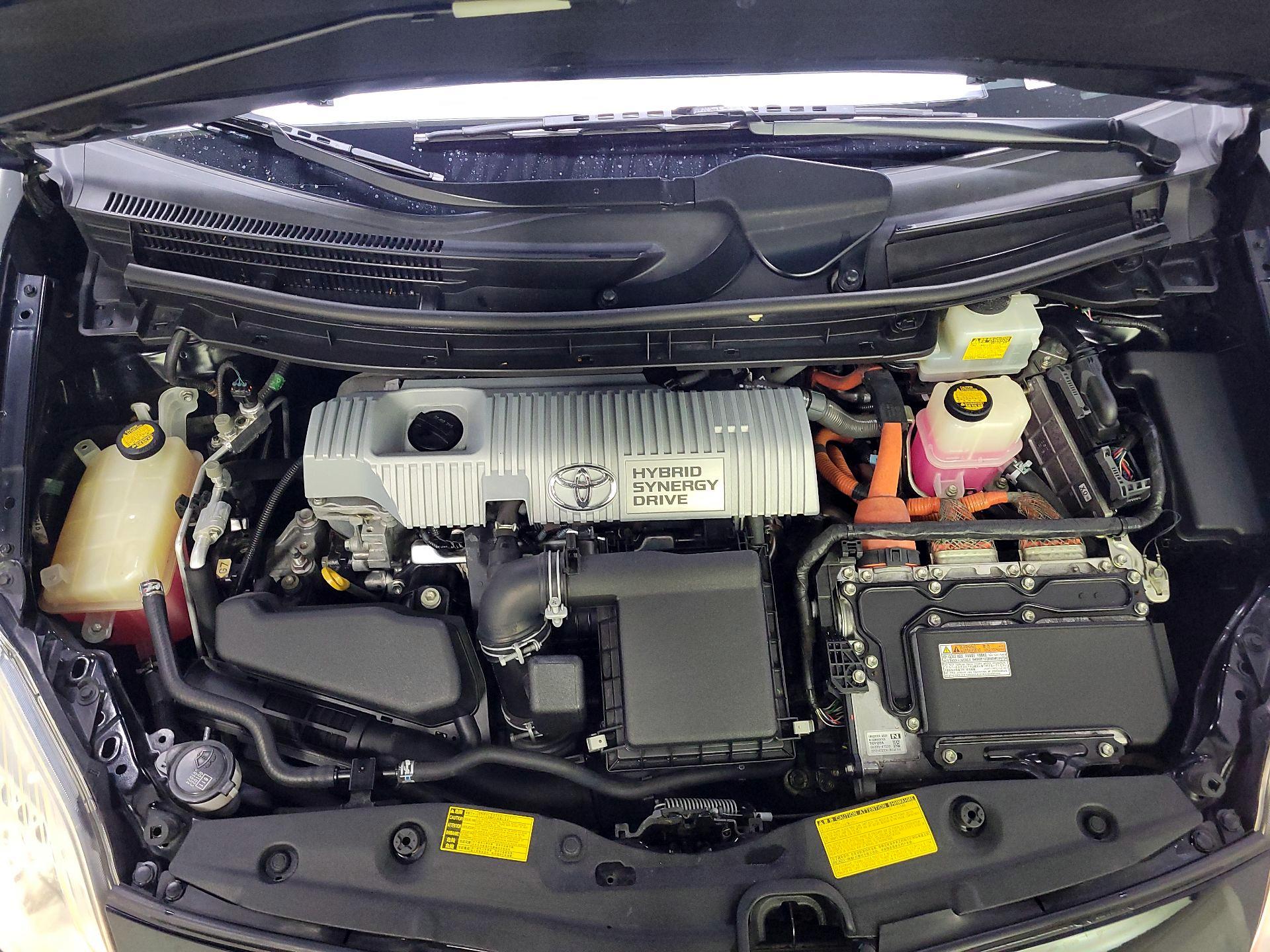 Thumbnail: 2014 Toyota Prius - 18