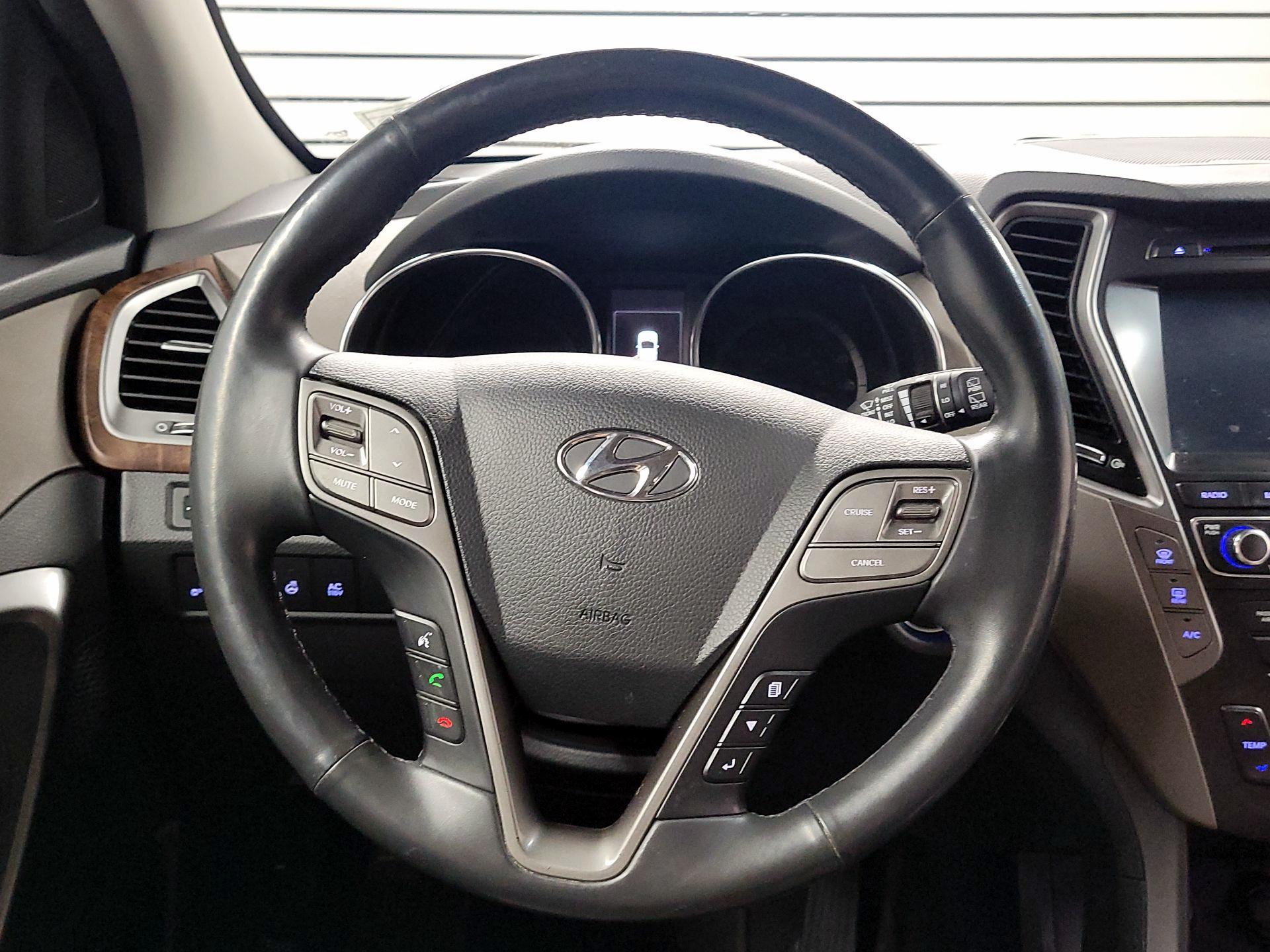 Thumbnail: 2017 Hyundai Santa Fe - 10