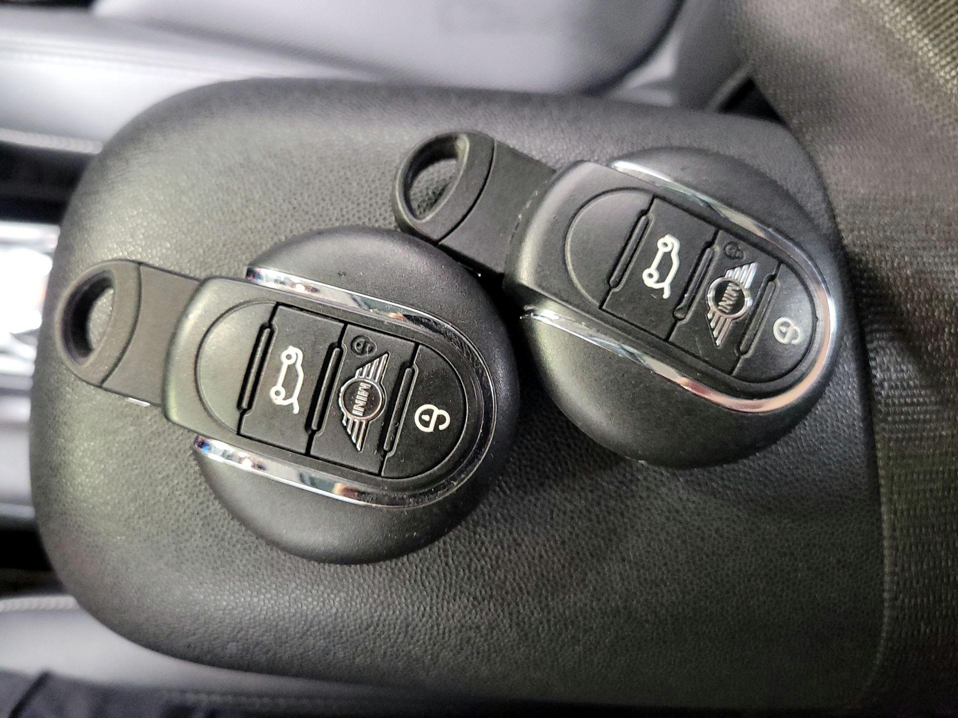 Thumbnail: 2020 MINI Cooper Hardtop - 19