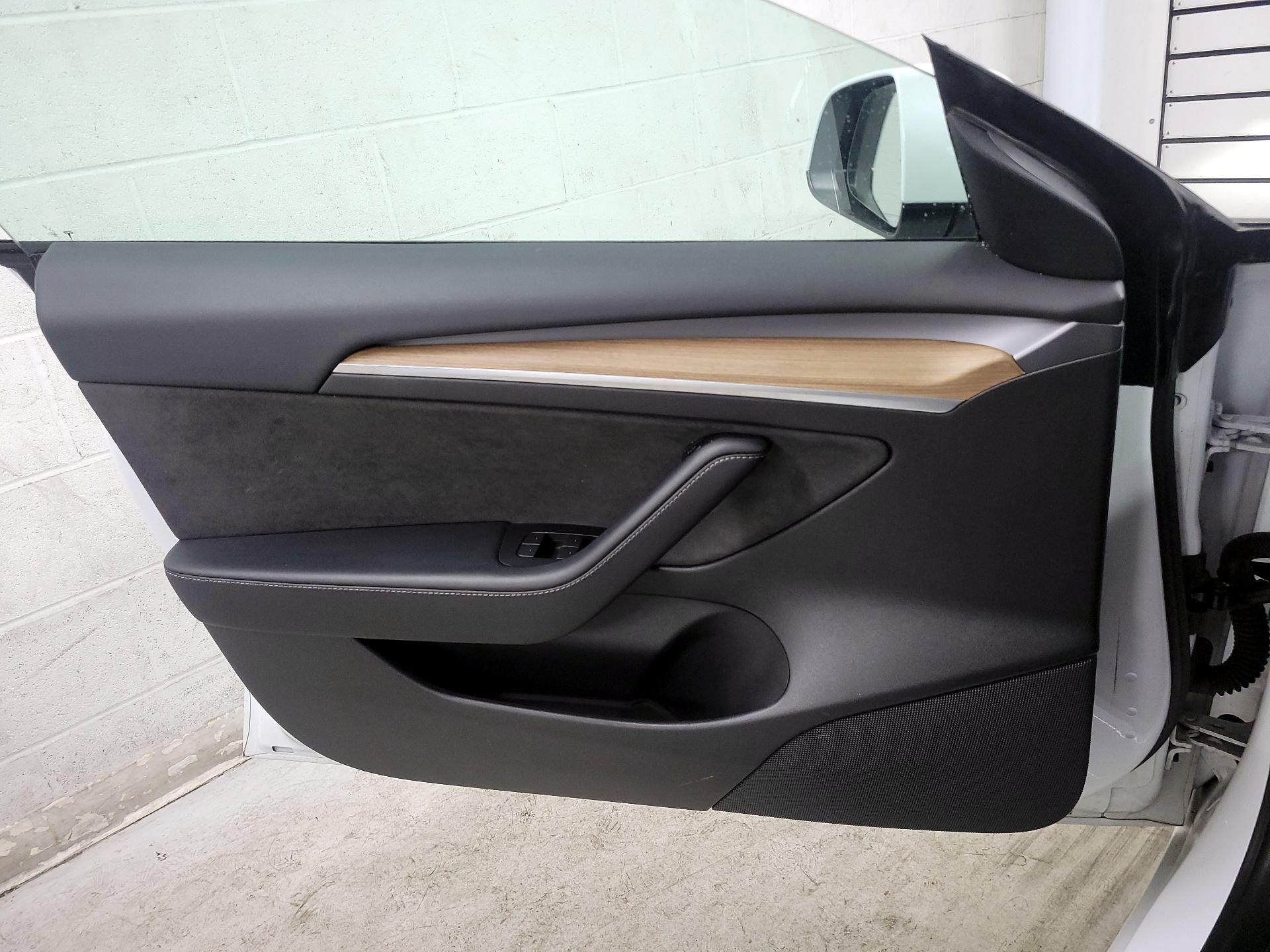 Thumbnail: 2021 Tesla Model 3 - 12