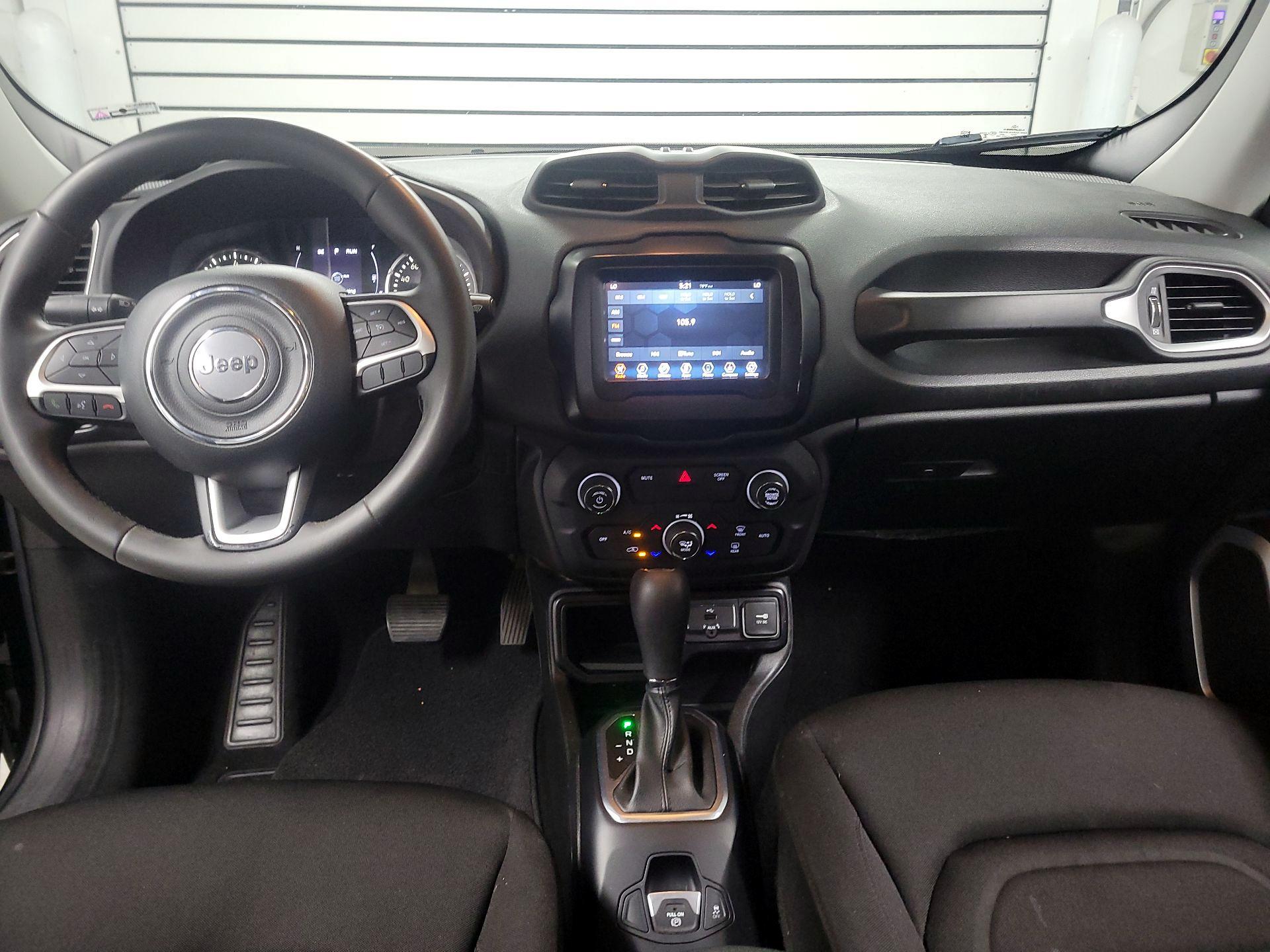 Thumbnail: 2018 Jeep Renegade - 9