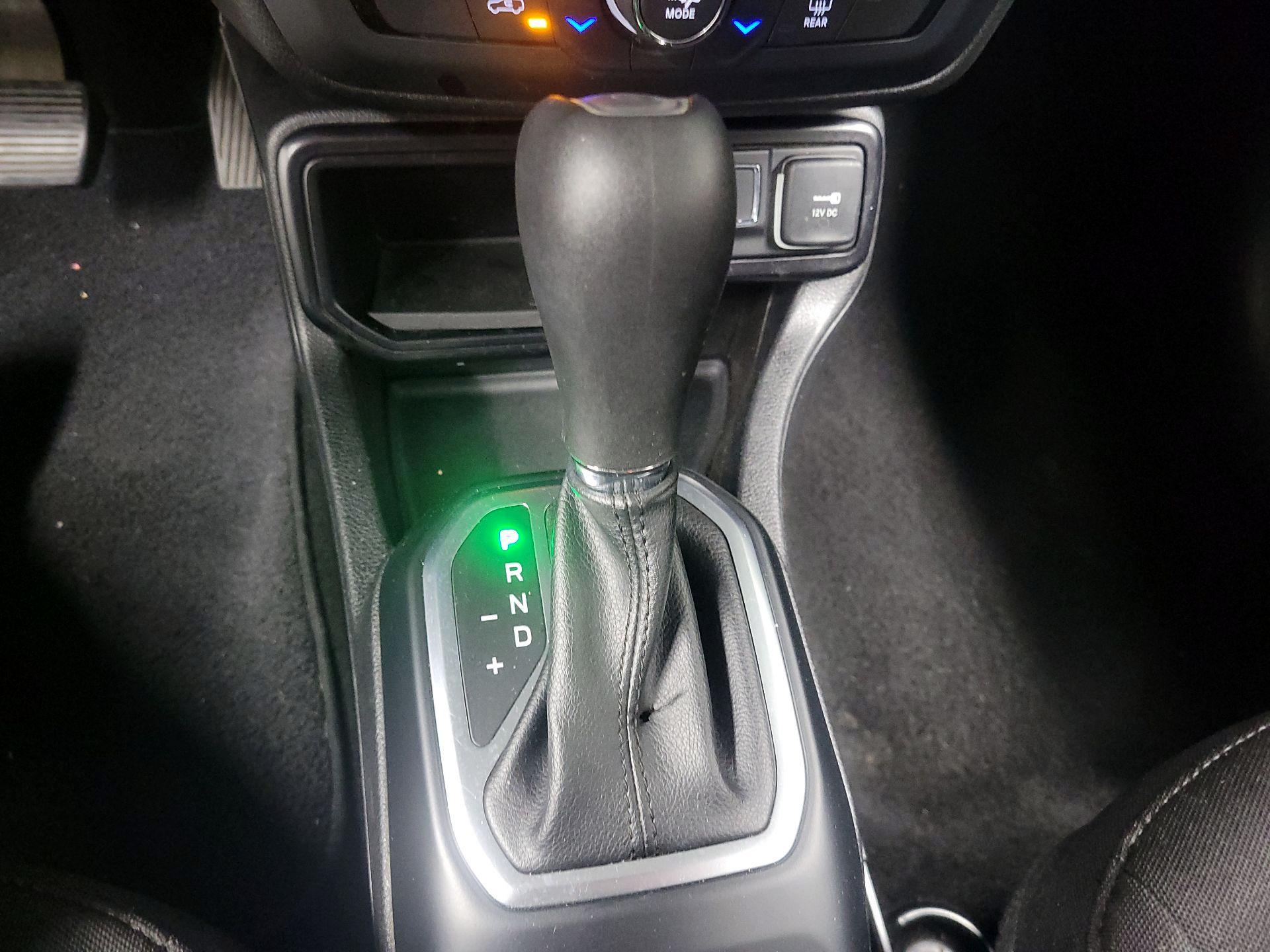 Thumbnail: 2018 Jeep Renegade - 16