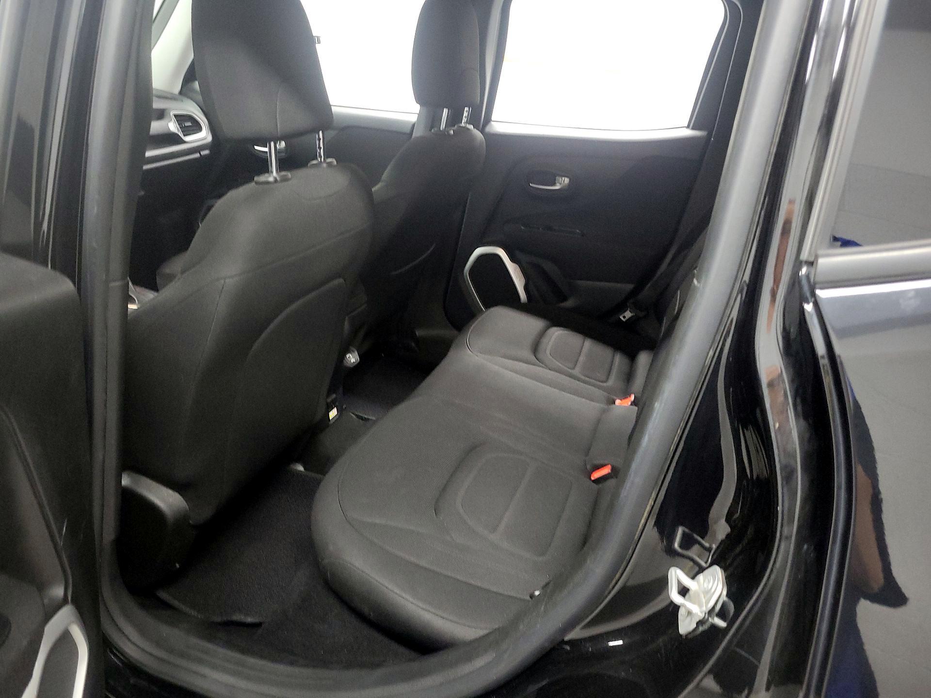 Thumbnail: 2018 Jeep Renegade - 17