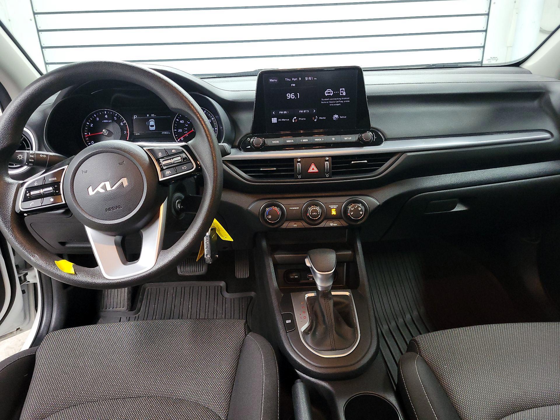 Thumbnail: 2023 Kia Forte - 9