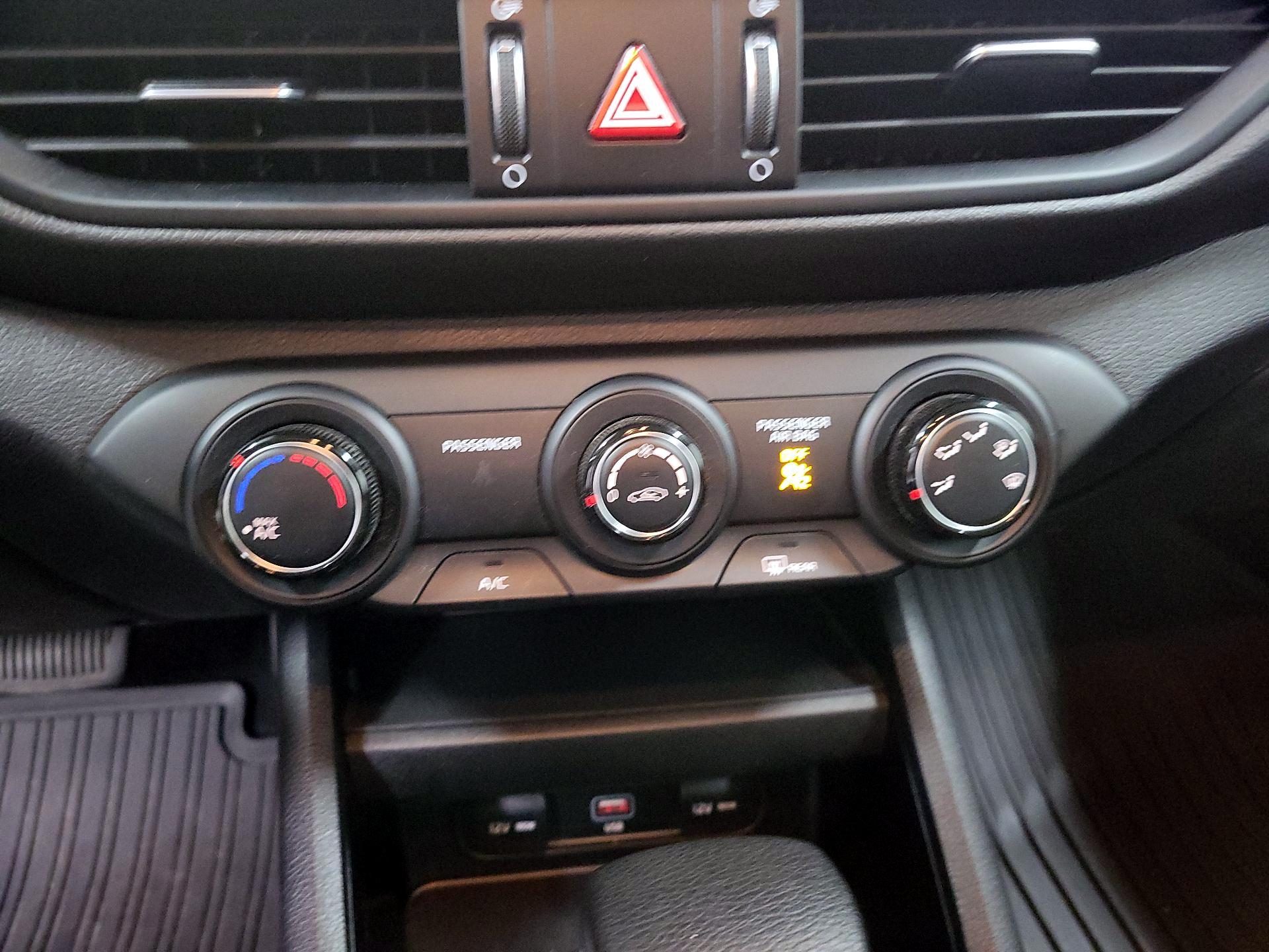 Thumbnail: 2023 Kia Forte - 15