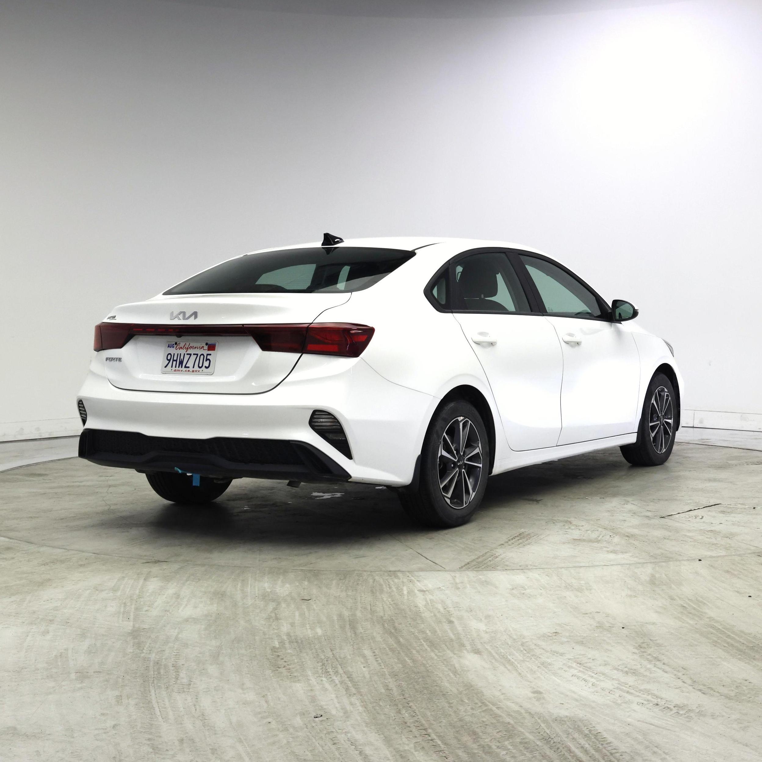 Thumbnail: 2023 Kia Forte - 8