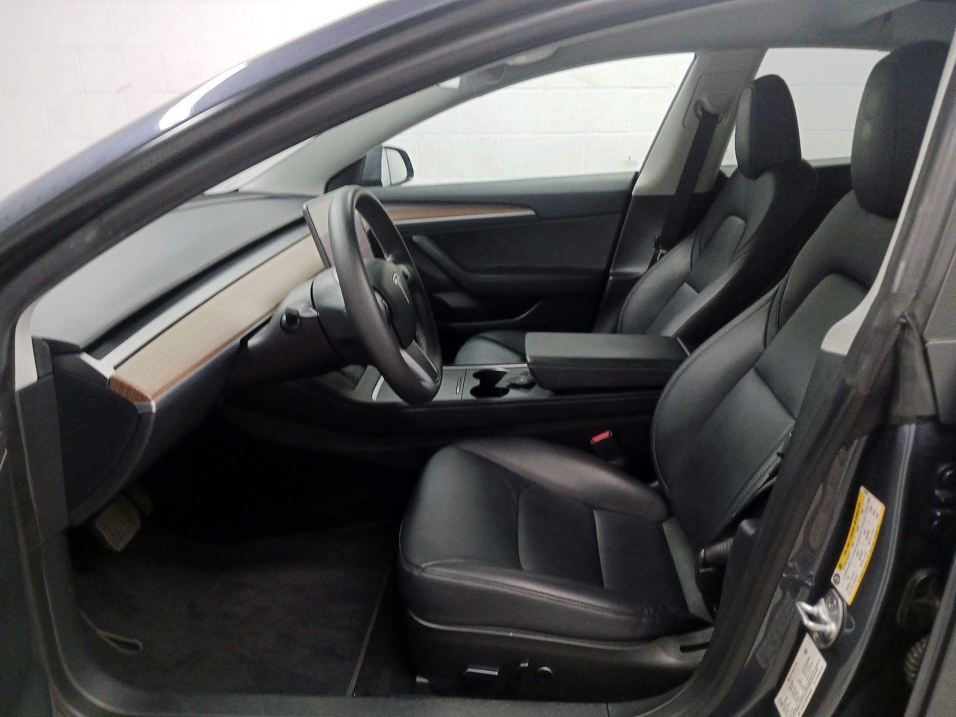 Thumbnail: 2023 Tesla Model 3 - 11